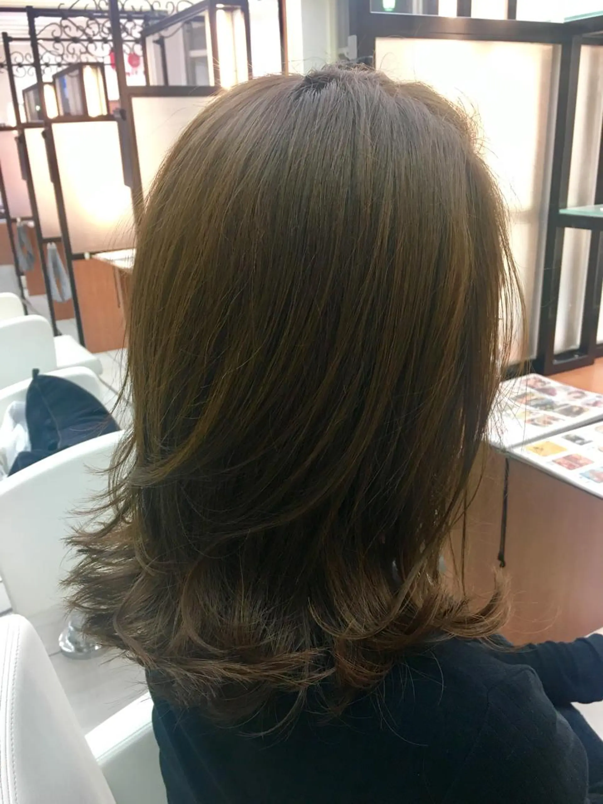 ミディアム カラー 切りっぱなしボブ イルミナカラー ボブ カット ヘアカラー トリートメント N° jillva ♦️川端裕司♦️のヘアスタイル