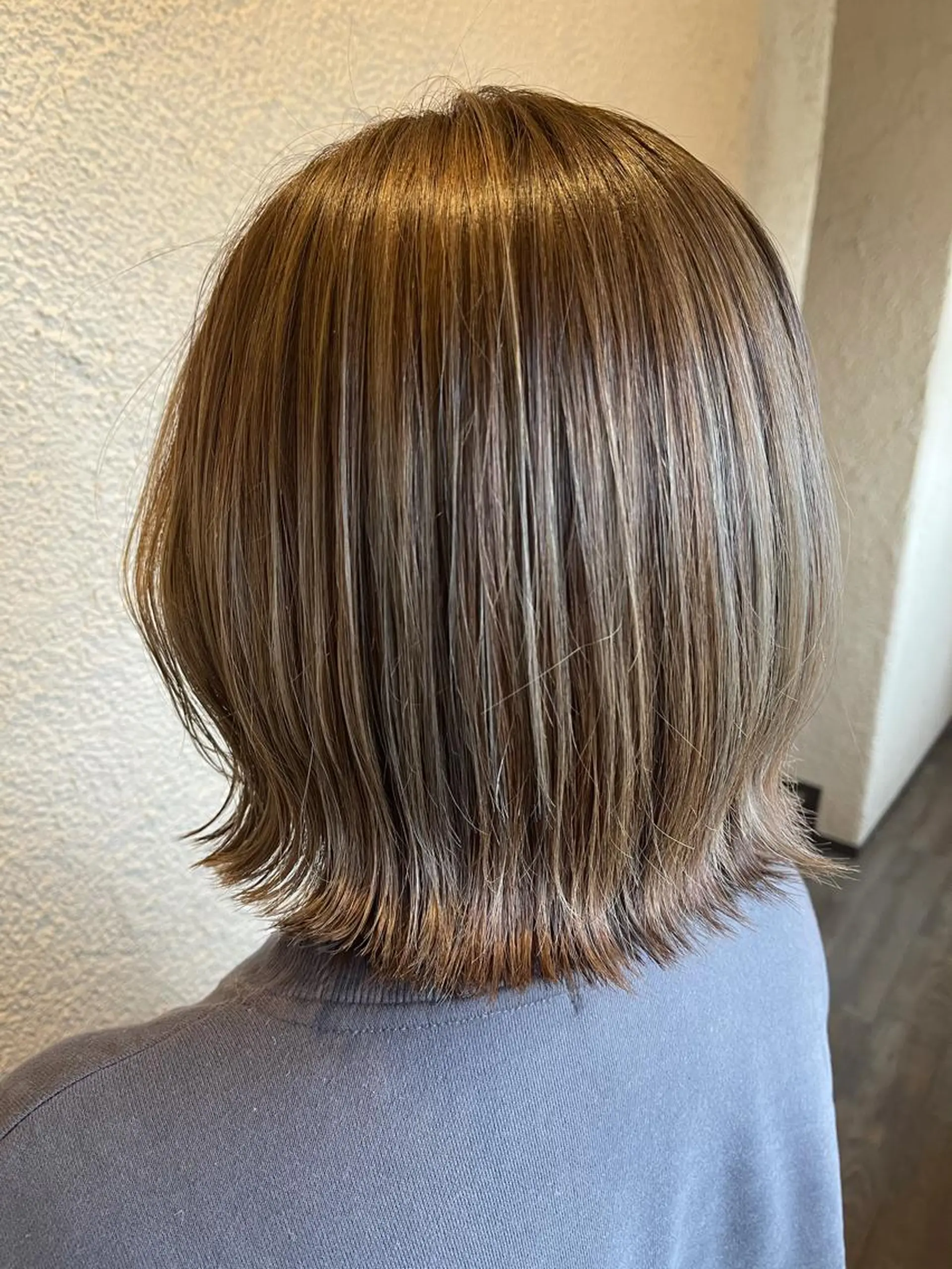 ミディアム カラー ボブ 外ハネヘア 磧本 祐里恵のヘアスタイル