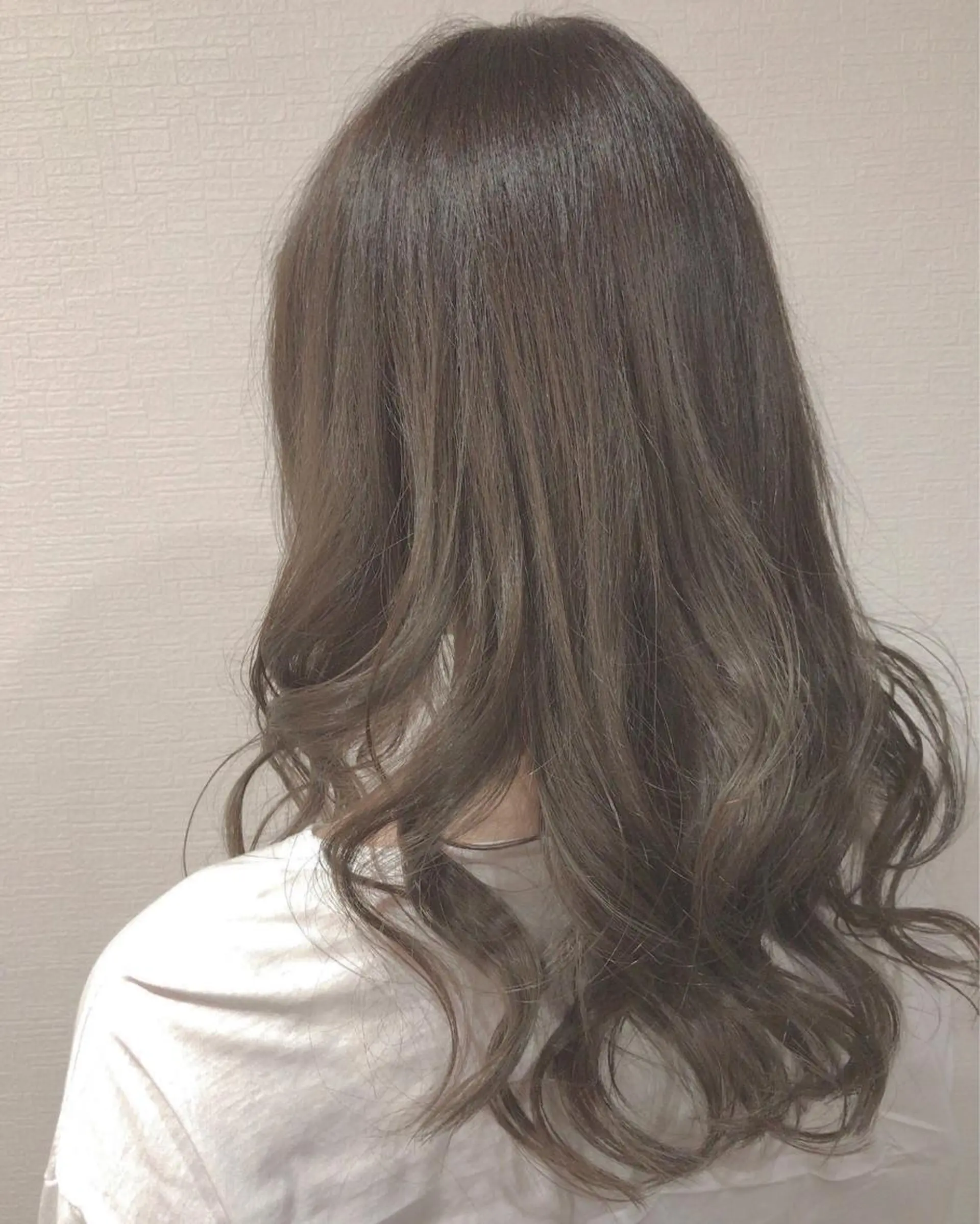 セミロング カラー レイヤーカット匠 イソザキノリユキのヘアスタイル