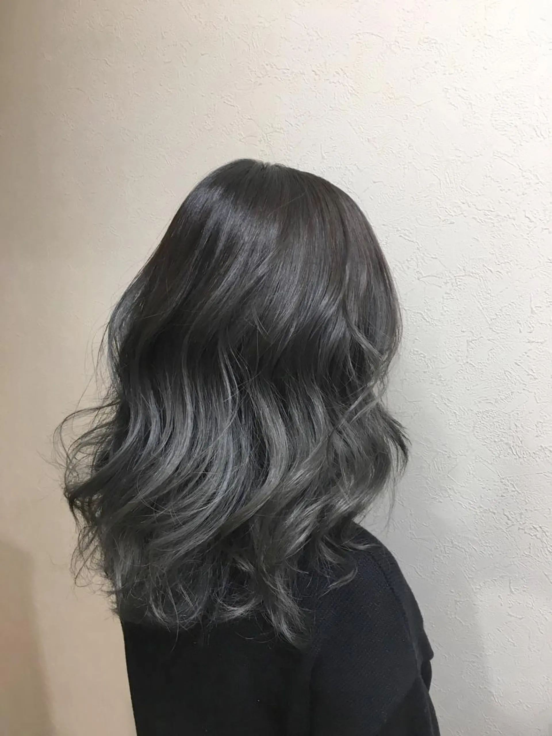 カラー 工藤 綾華のヘアスタイル