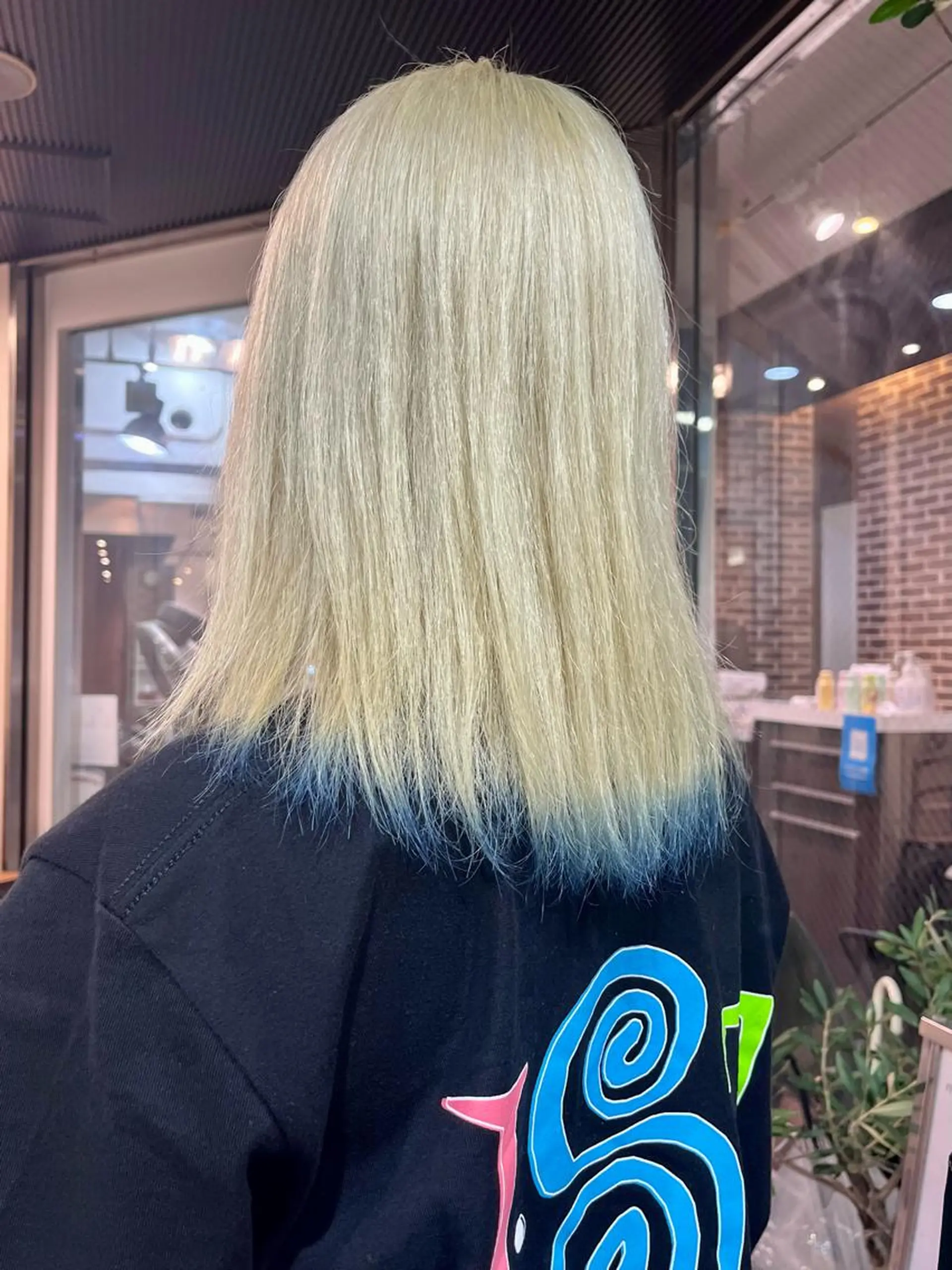 ロング カラー ベージュカラー 黒髪 ブリーチ ブルーカラー ブルーブラック 酸性ストレート 🤍🎀honokaのヘアスタイル