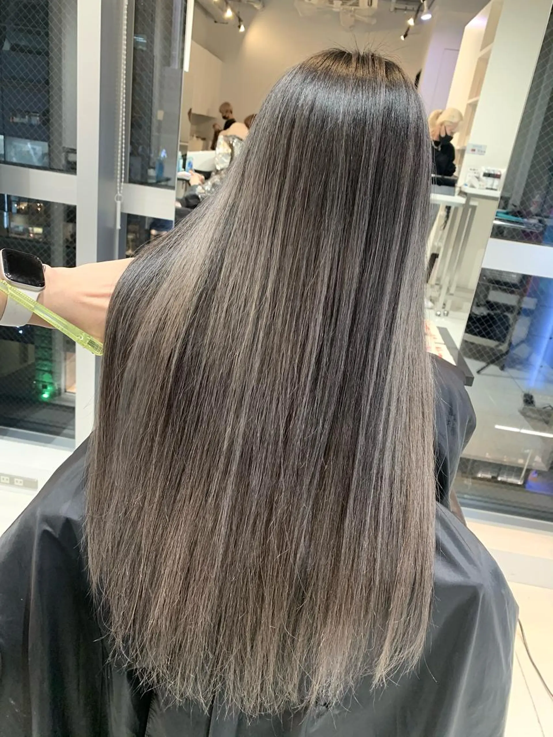 ロング カラー ヘアアレンジ ベージュカラー グラデーションカラー ハイライトカラー くせ毛 外国人風カラー 髪質改善land千葉所属・阿部 圭悟のヘアスタイル