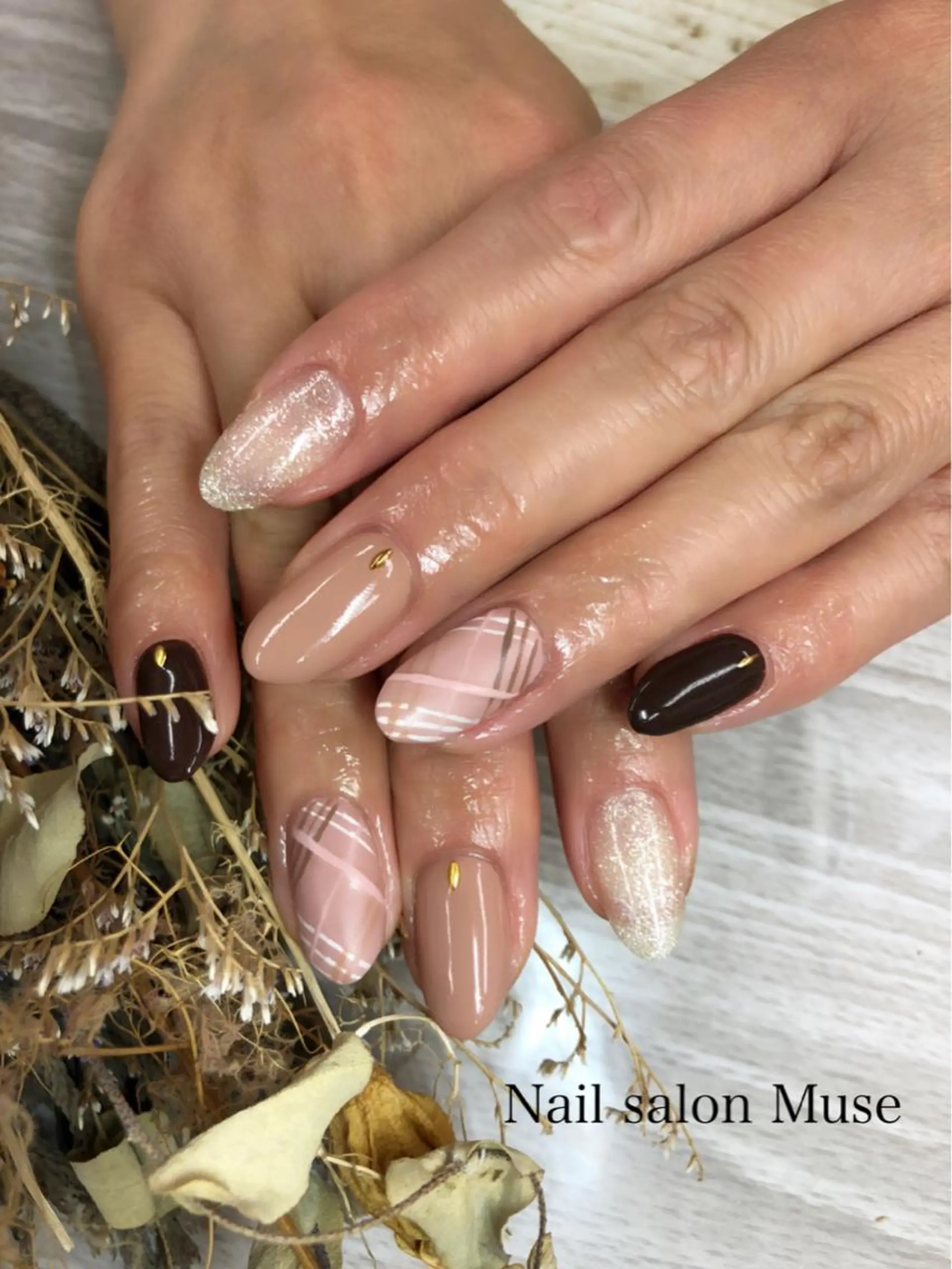 ネイル アートネイル ストーンネイル ハンドネイル Nail salon Museのネイルデザイン