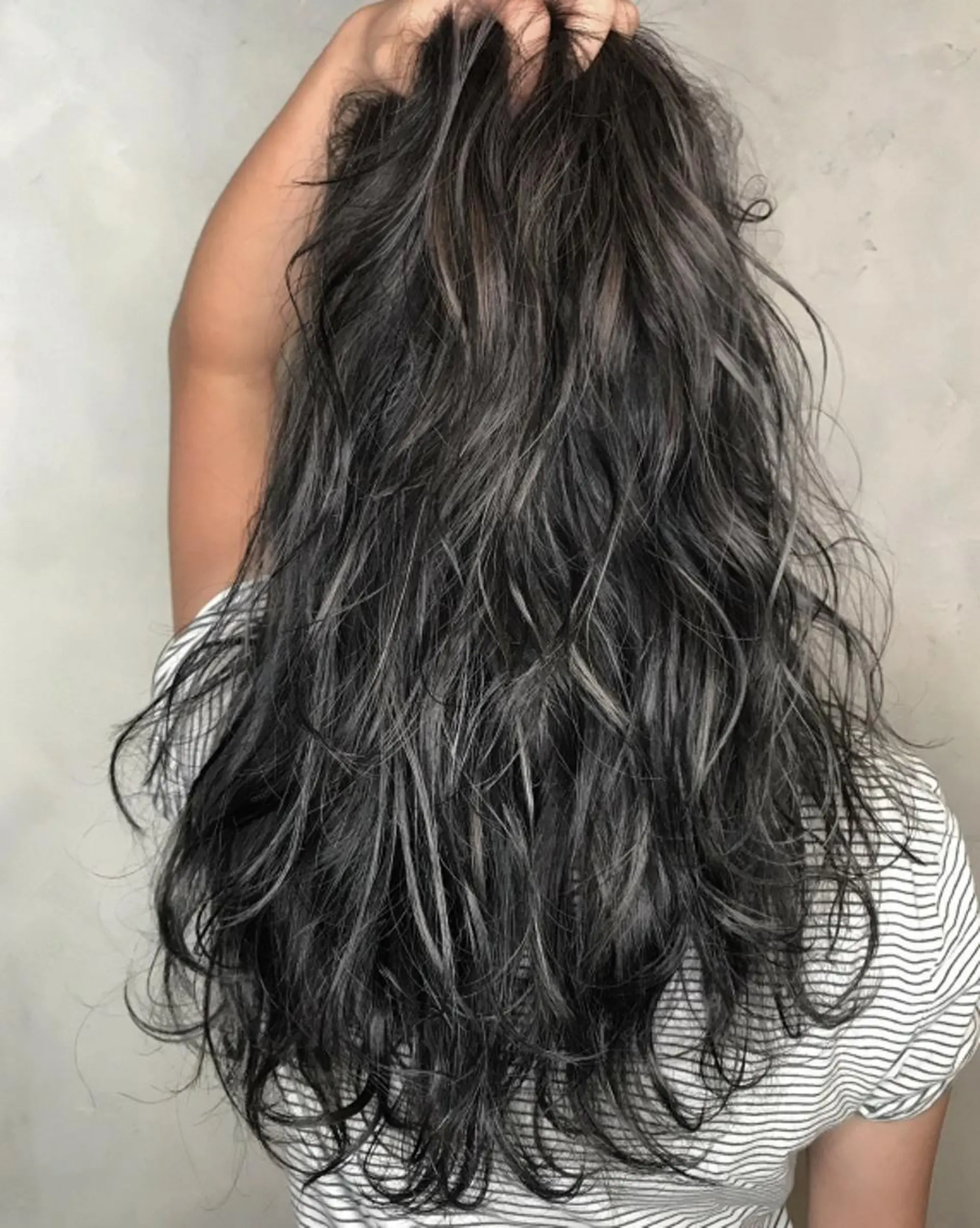 ロング カラー アッシュ ブルーカラー ブルージュ ハイライトカラー メッシュ カット ヘアカラー N° aria 三軒茶屋のヘアスタイル