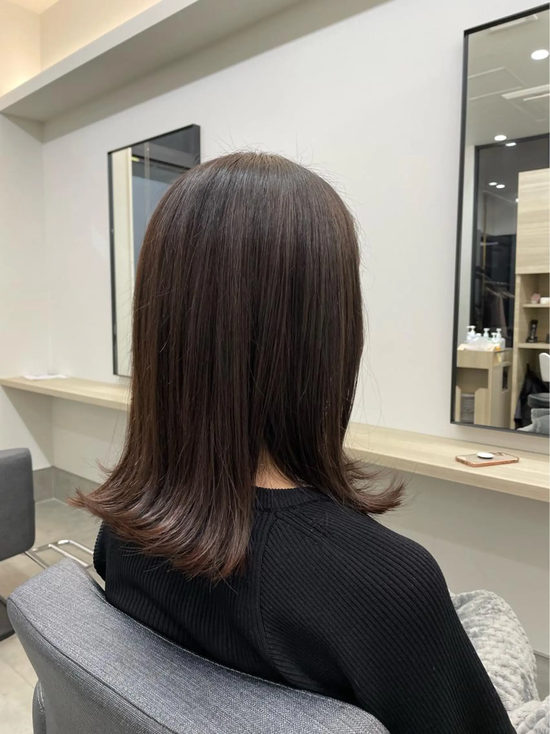 ミディアム カラー アッシュ ピンクカラー ピンクアッシュ ヘアカラー 山本 美羽のヘアスタイル