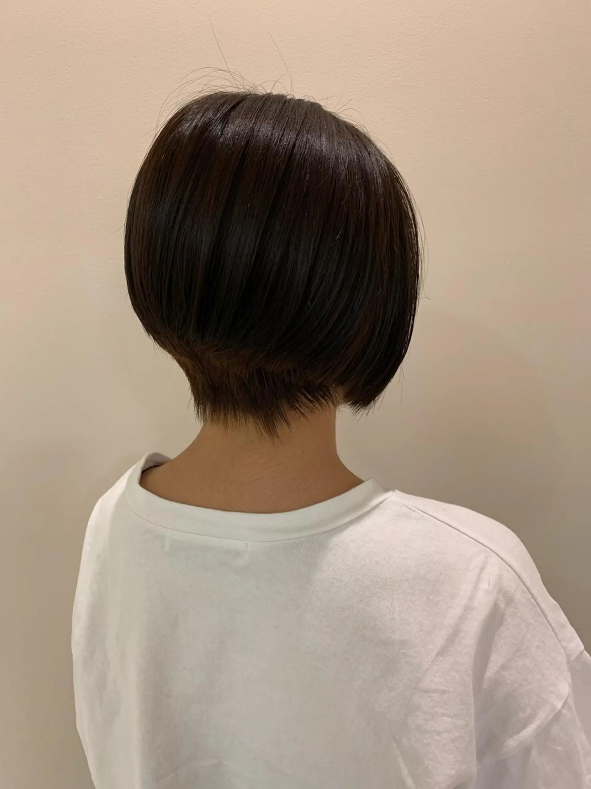 ショート カット 顔まわりカット✄ ベージュカラー🧸のヘアスタイル