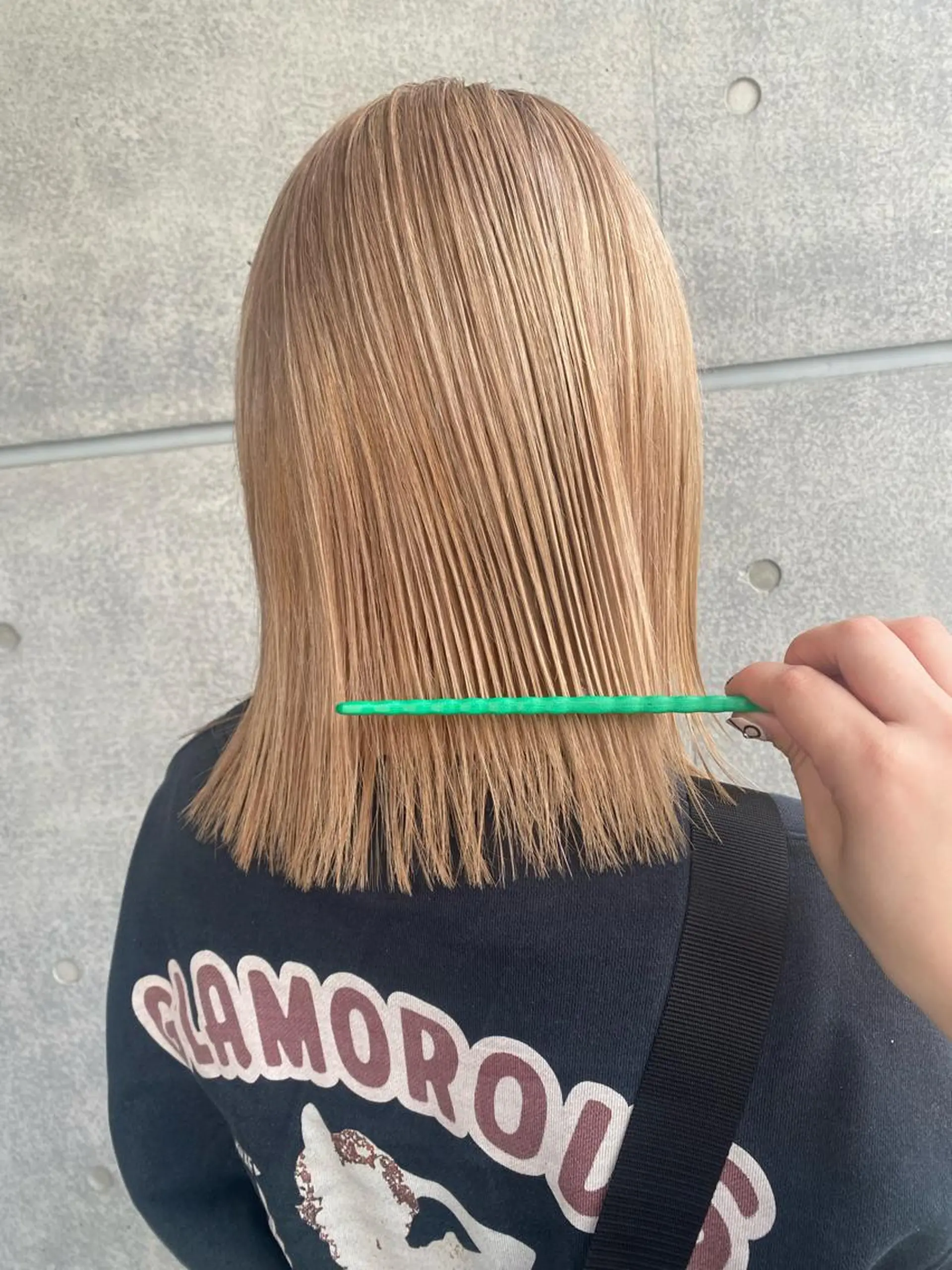 セミロング カラー ベージュカラー ブリーチ Yahiko ハイトーンのヘアスタイル