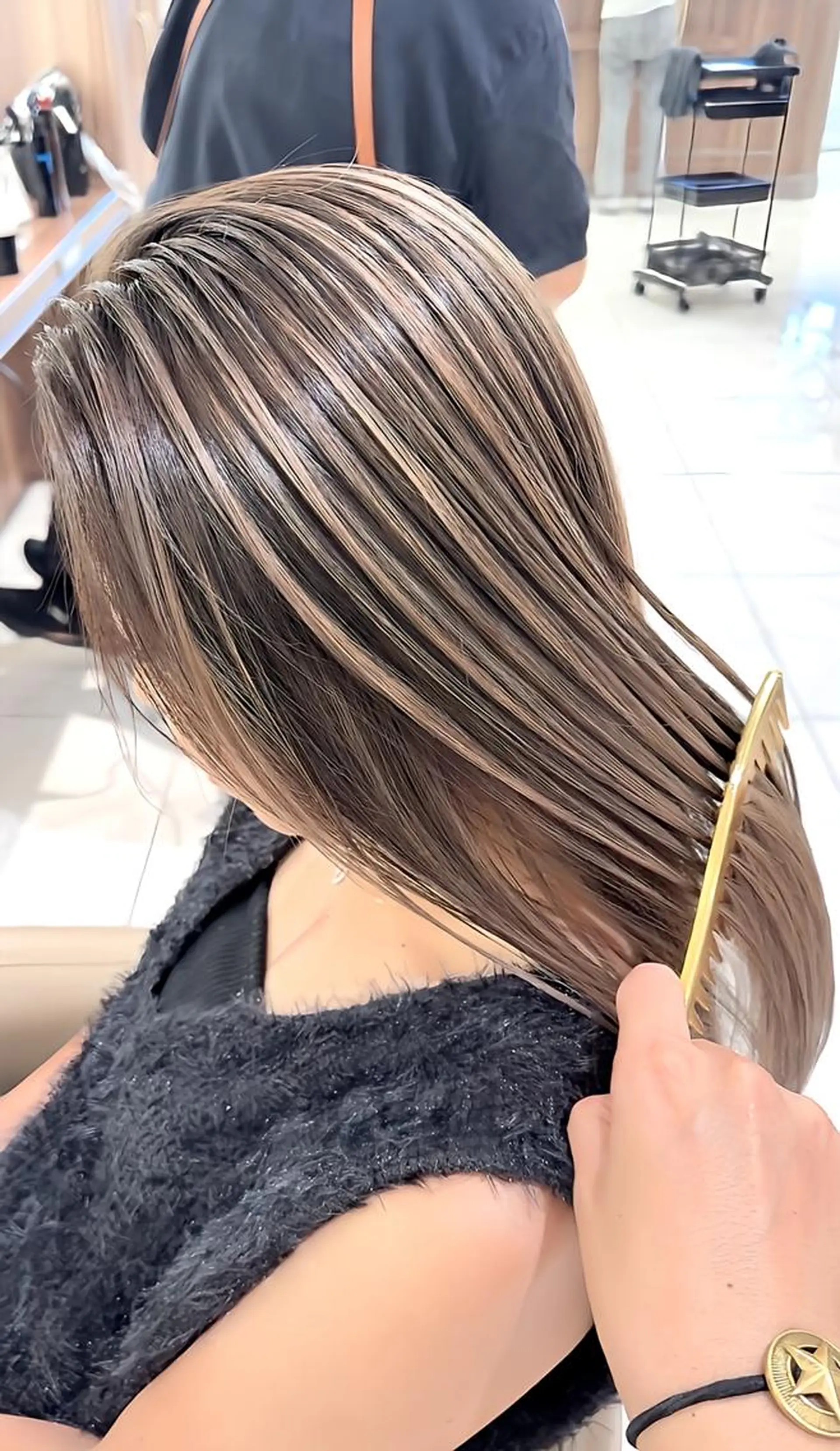 セミロング カラー バレイヤージュ 髪質改善 レイヤーカット ヘアカラー トリートメント 大宮/バレイヤージュ 髪質改善/澤田隆誠のヘアスタイル