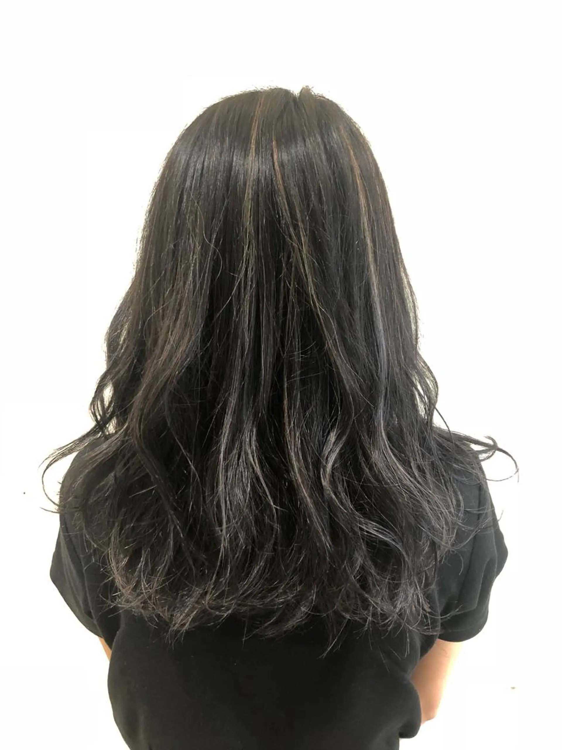 ロング カラー ダークグレー ダークグレージュ グレージュ ハイライトカラー ハイライト 足立 小百合のヘアスタイル