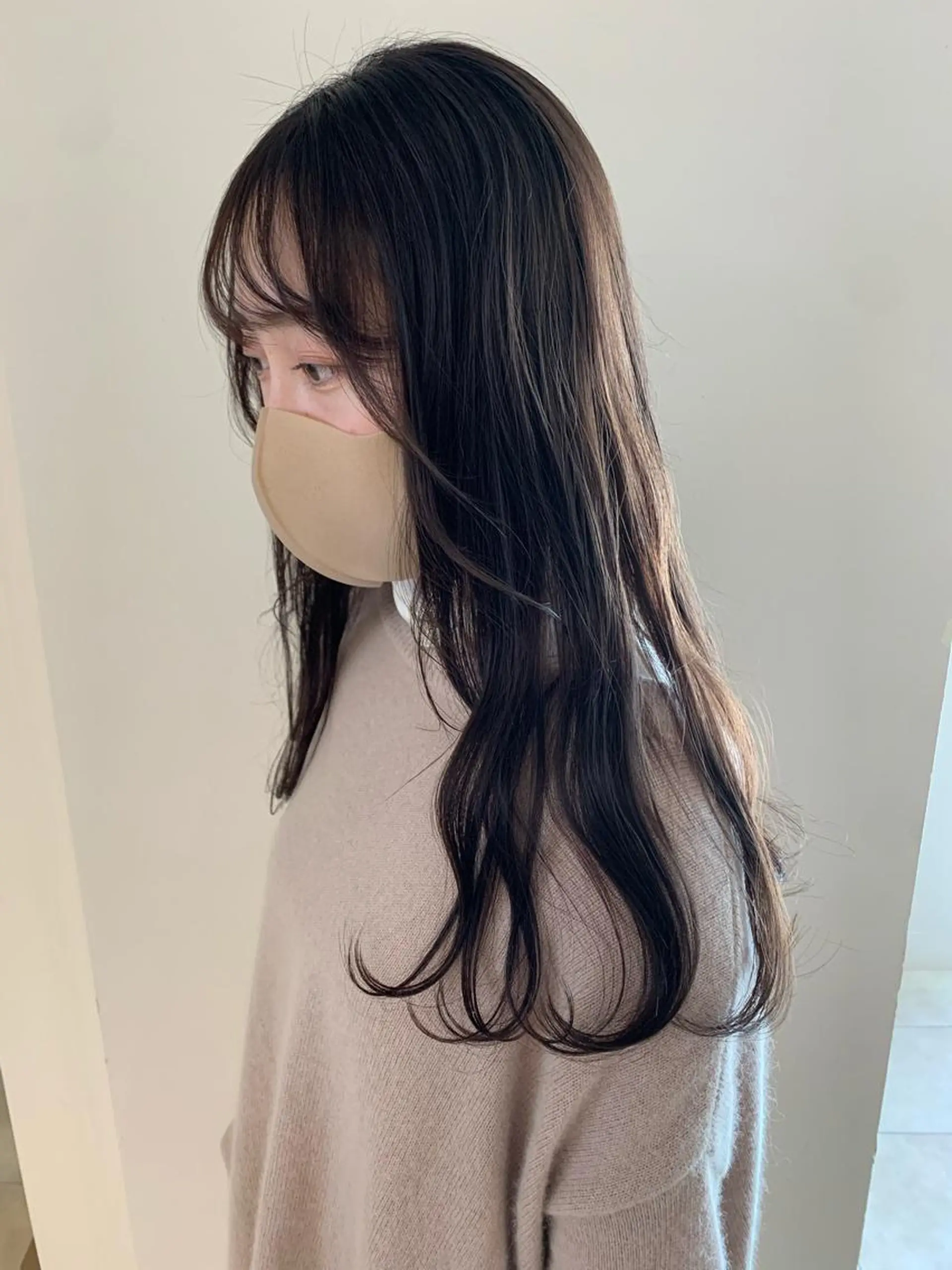 ロング カラー カット ヘアカラー トリートメント 顔まわりカット✄ ベージュカラー🧸のヘアスタイル