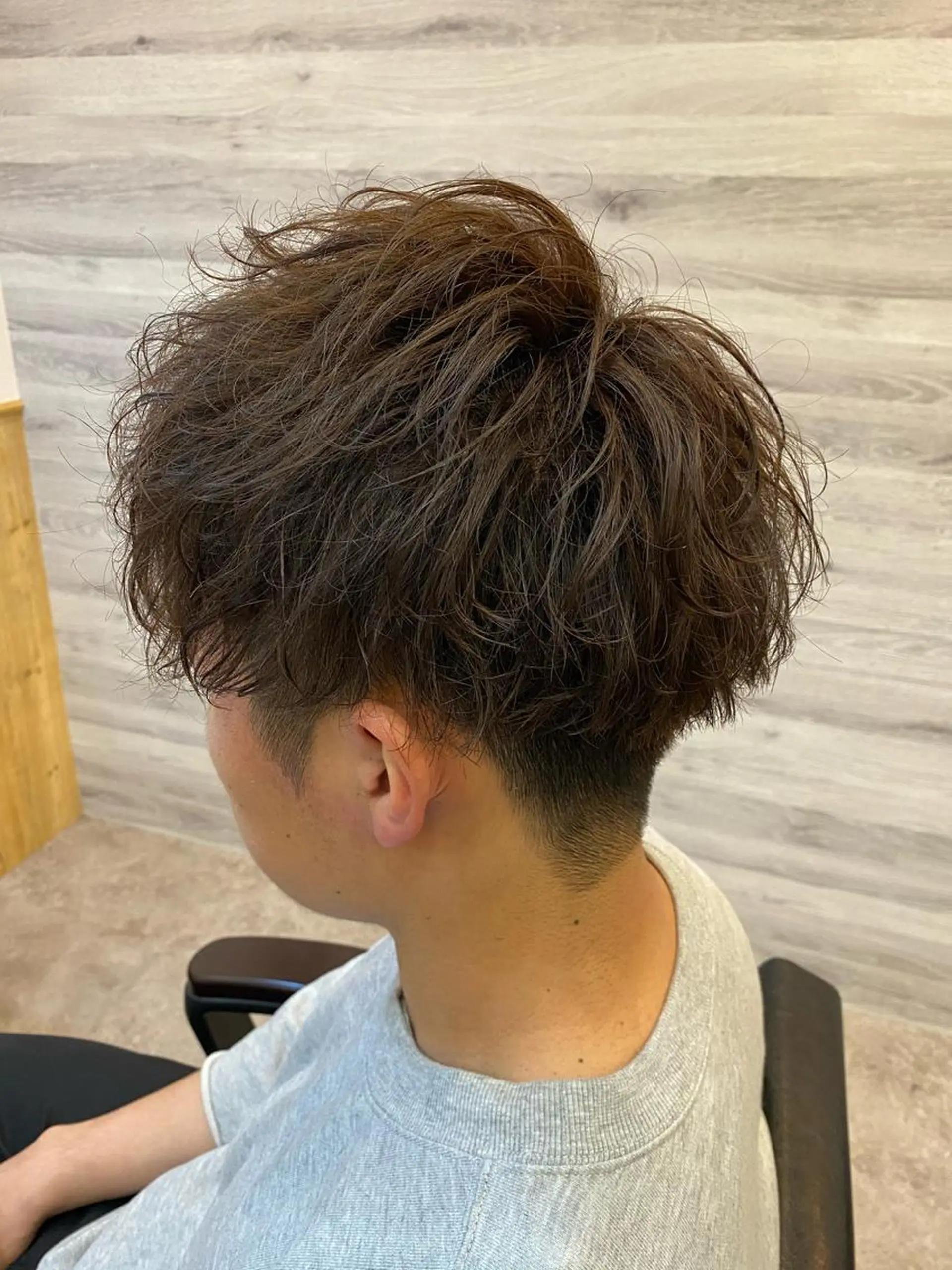 ショート パーマ メンズ マッシュ メンズパーマ 刈り上げ スパイラルパーマ Agu hair lua 上越高田西店所属・佐藤祐輔 メンズパーマのヘアスタイル