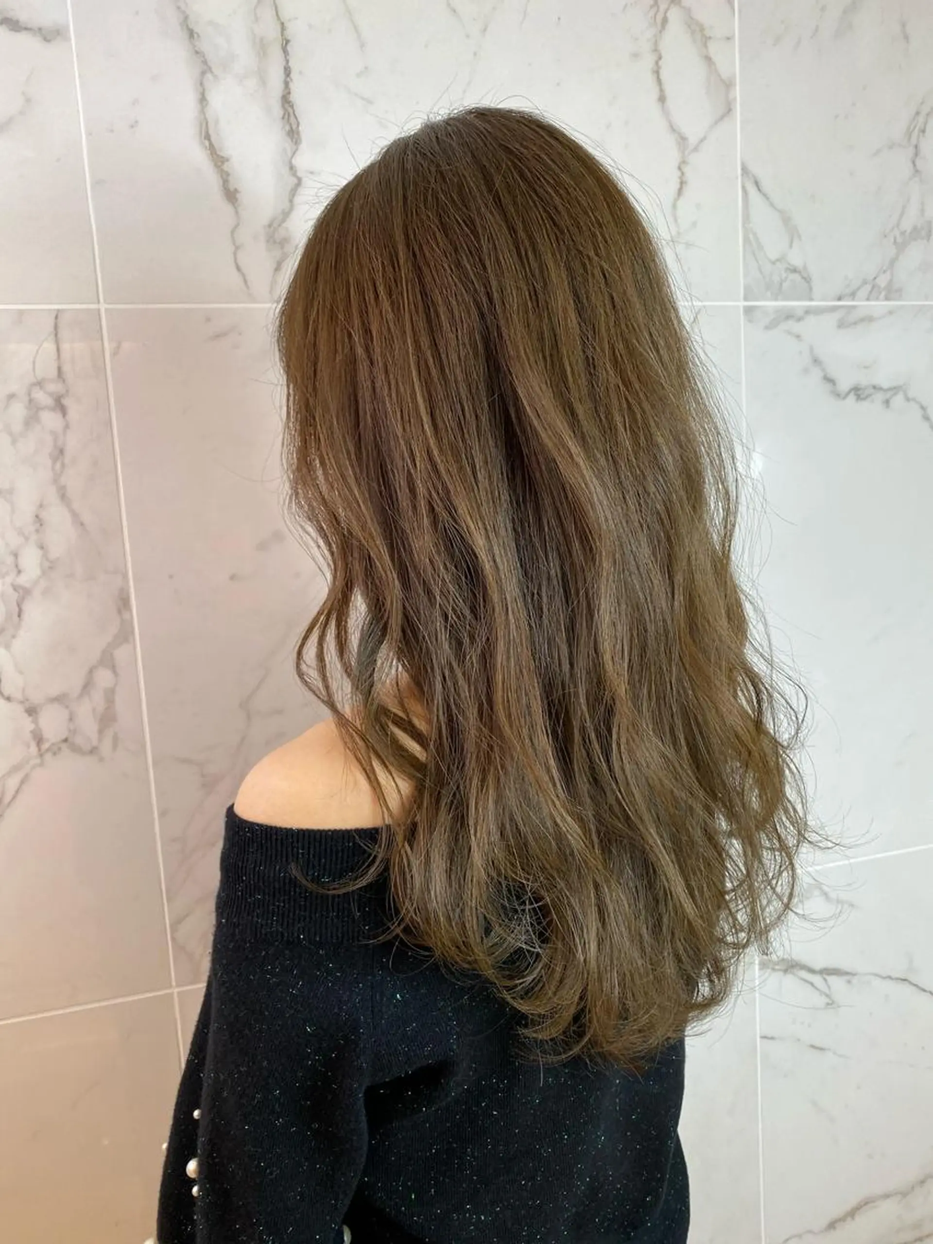 ロング カラー アディクシーカラー AVANCE emiのヘアスタイル