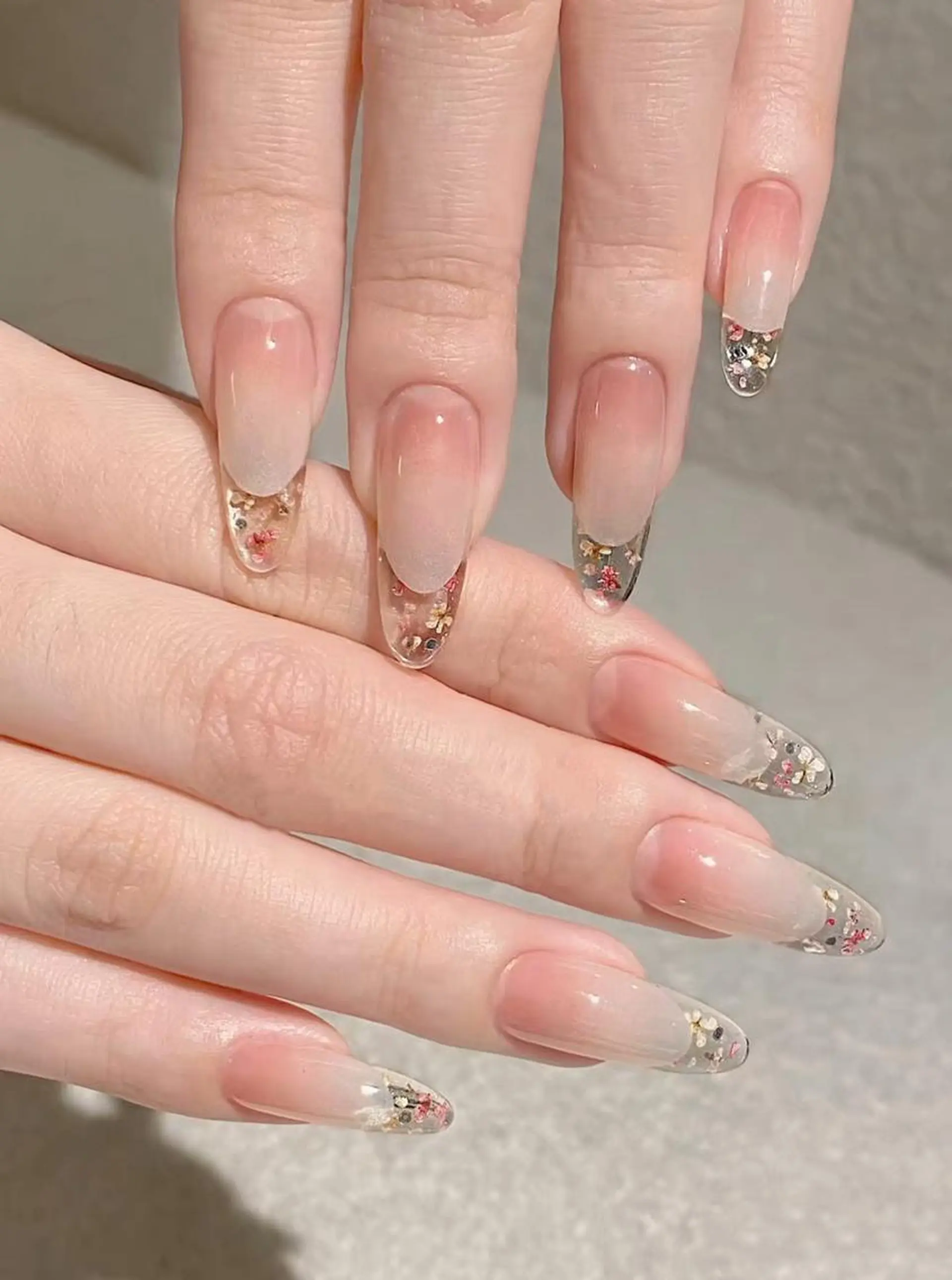 ネイル アートネイル フレンチネイル ジェルネイル ガラスフレンチ グラデーション ハンドネイル ハンドケア LUXE NAIL SALONのネイルデザイン