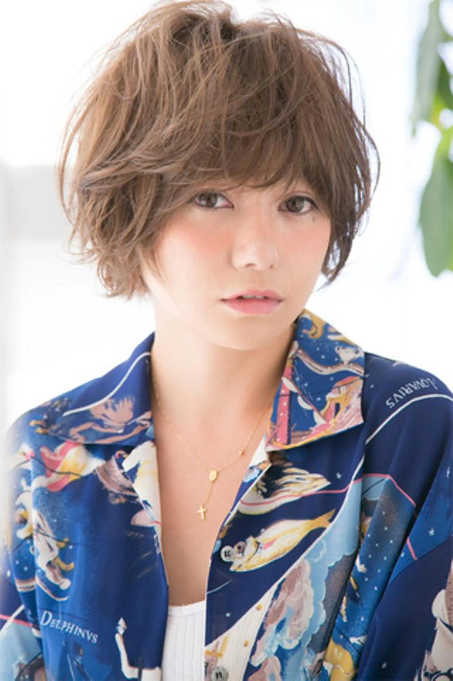 ショート カラー ハンサムショート アッシュ 黒髪 ブリーチ ボブ 【公式】amble luxe池袋東口🩷のヘアスタイル