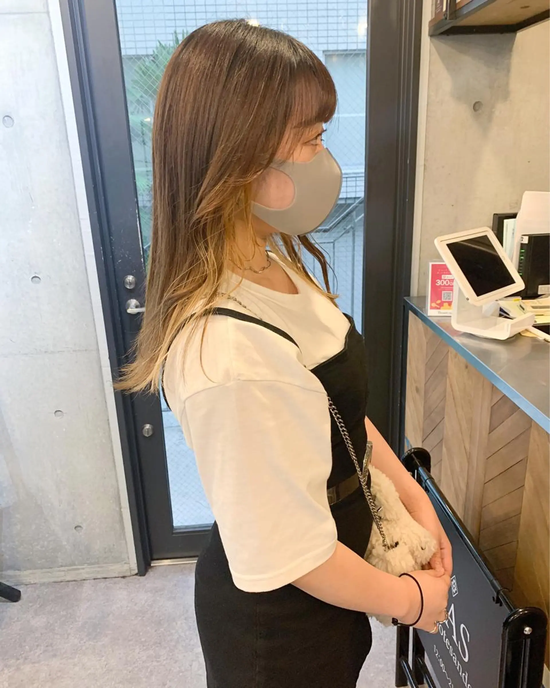 ミディアム カラー 柔らかブラウン/顔周 りレイヤー♡ユウシのヘアスタイル