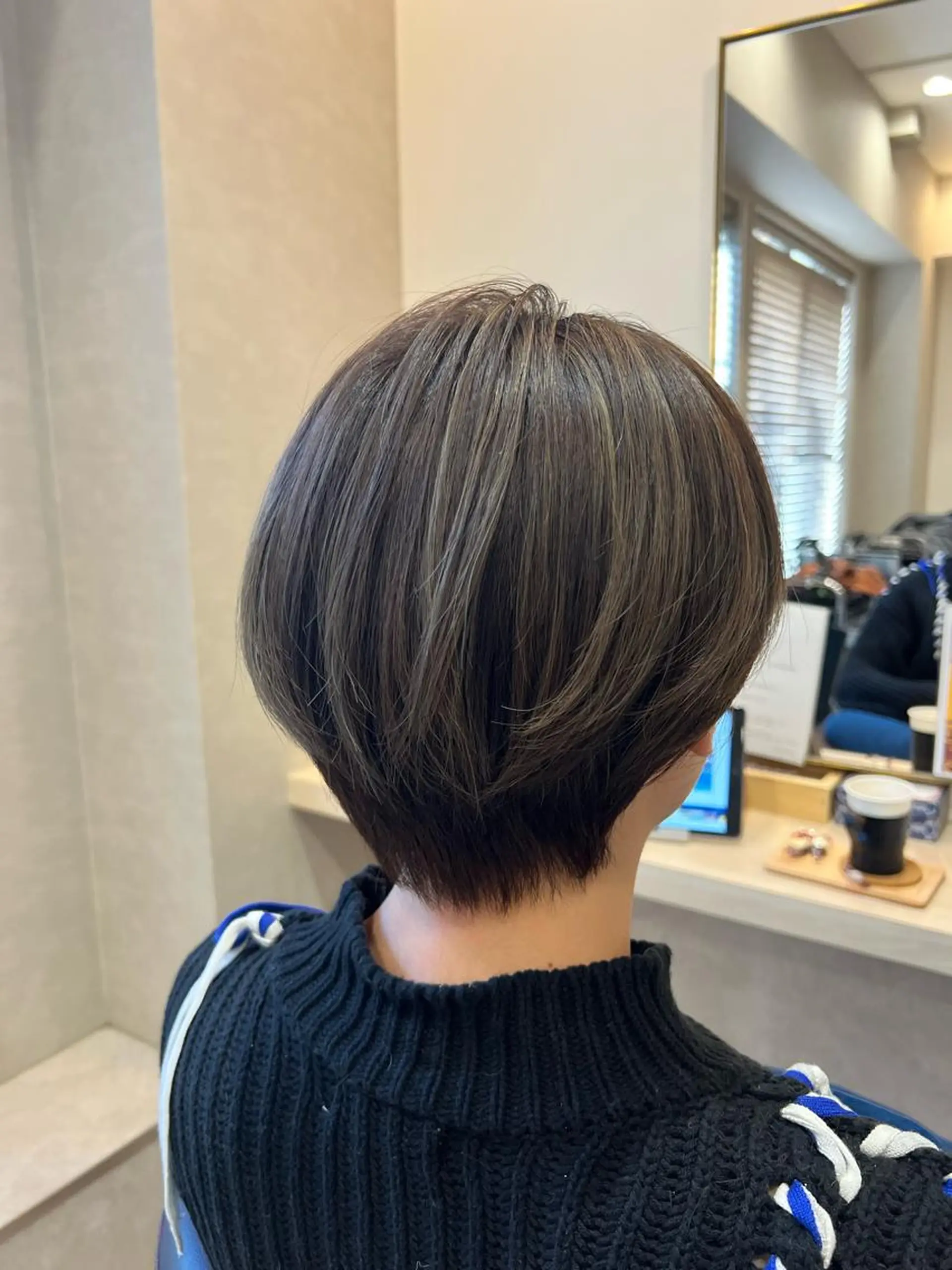 ショート カラー カット ヘアカラー トリートメント 三好 聡玄のヘアスタイル