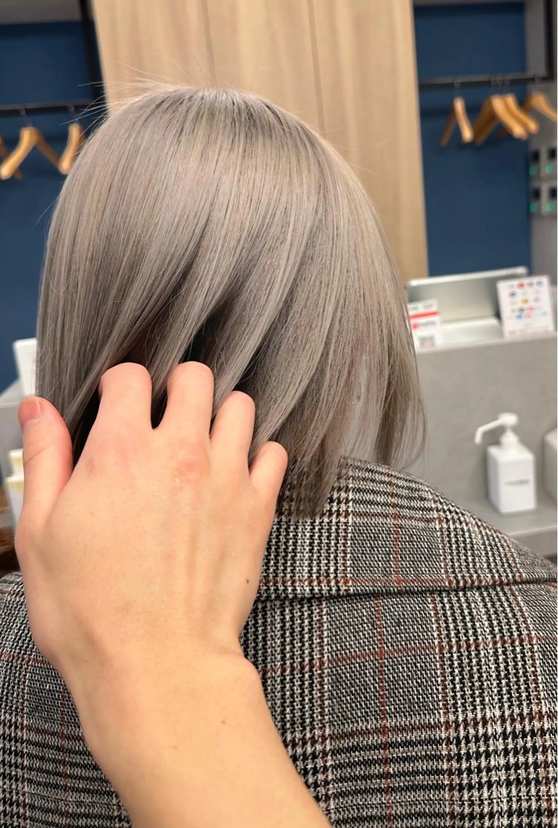 ショート カラー シルバー カット ヘアカラー ハイトーン/ボブ/ レイヤー💫カイセイのヘアスタイル