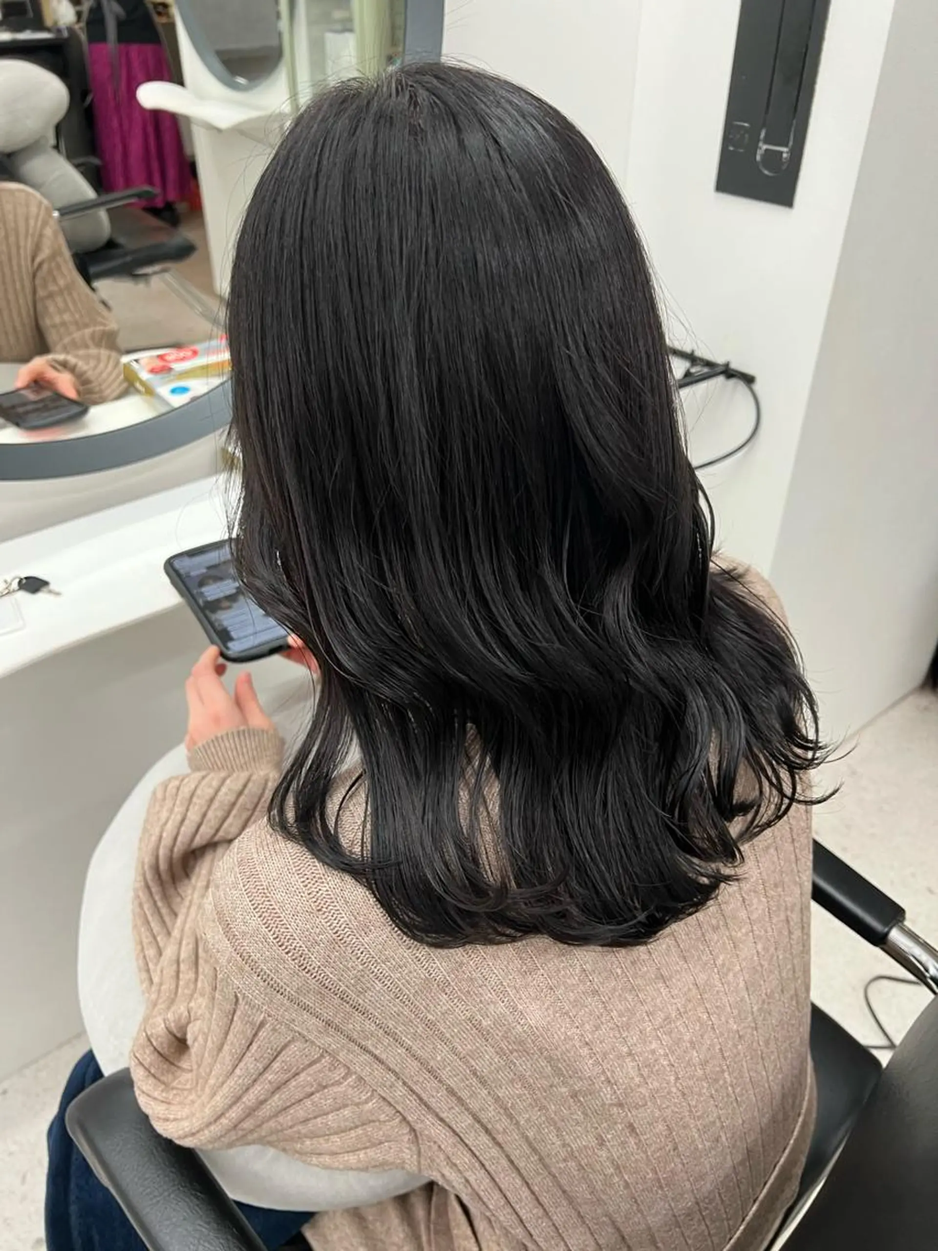 セミロング カラー 🌈新田 みどり🌈のヘアスタイル