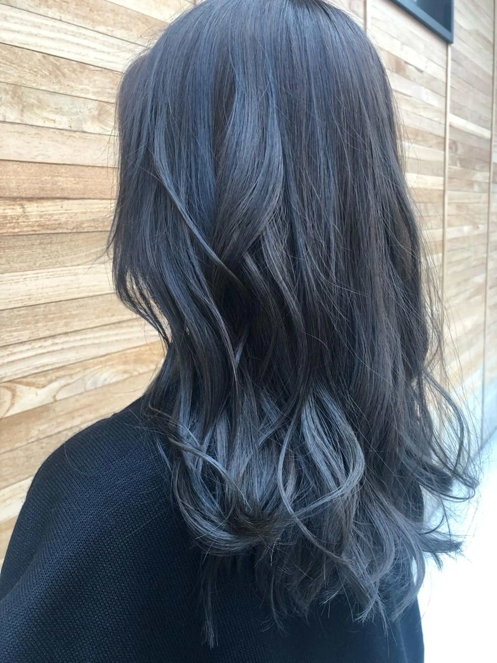 セミロング カラー ブルーカラー シルバー 外国人風カラー ✳︎SERA✳︎ 平日のみご案内のマツエク・マツパデザイン
