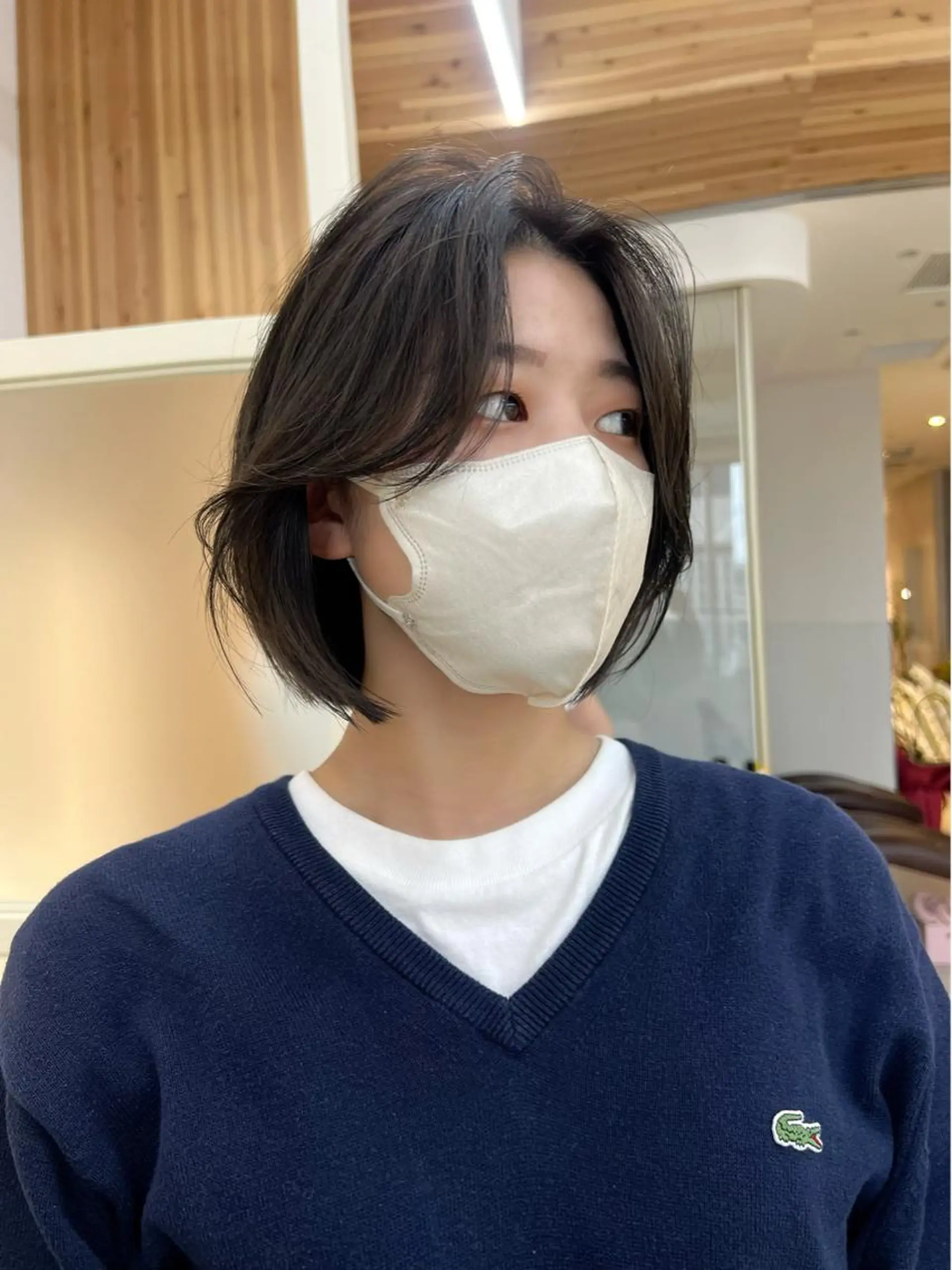 ミディアム カラー 切りっぱなしボブ ベージュカラー ブリーチ グレージュ ハイトーンカラー カット ヘアカラー トリートメント レイヤー専門家 ダブルカラー修のヘアスタイル