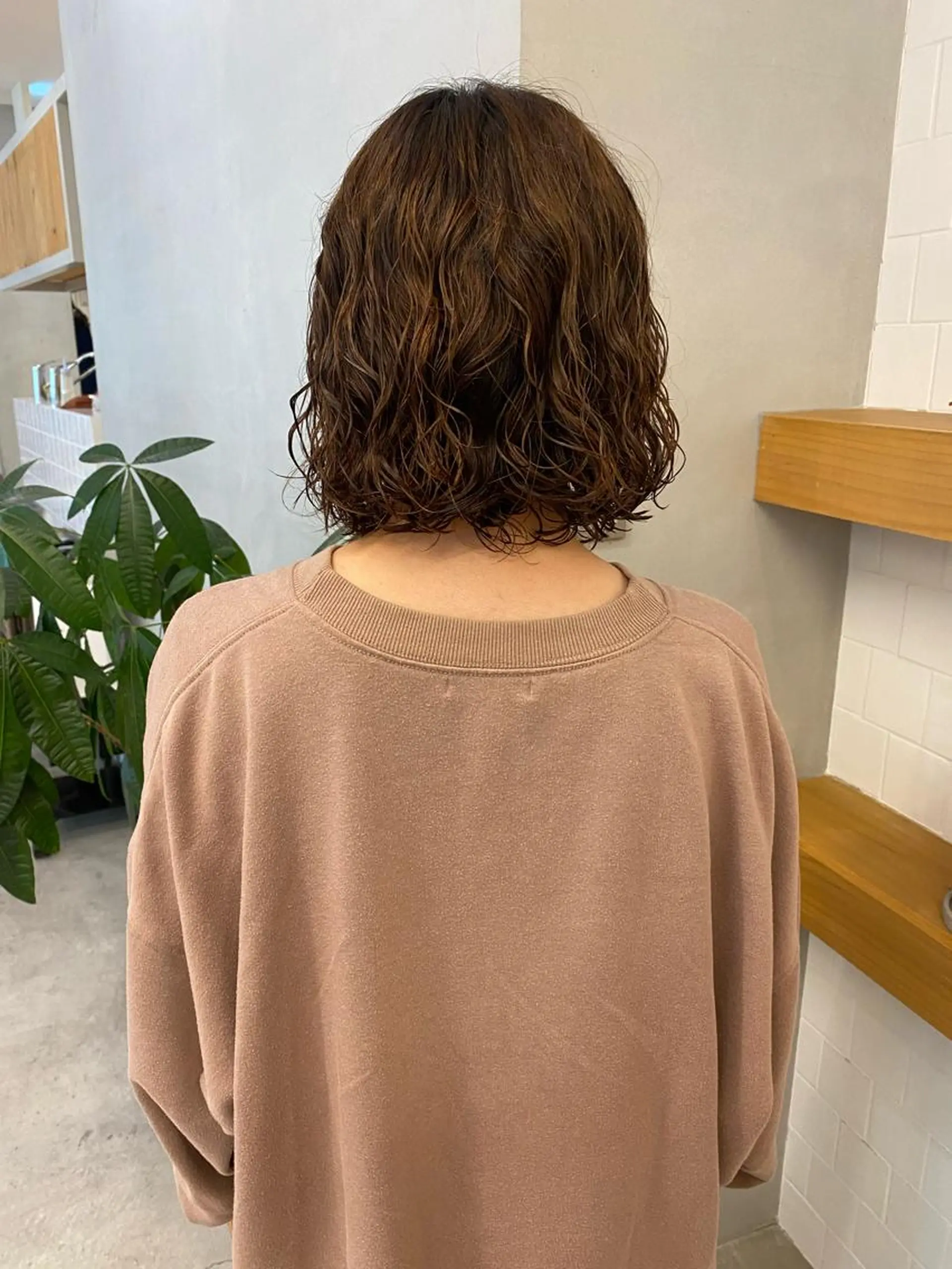ミディアム カラー ヘアアレンジ ミディアムパーマ ボブ 、 、のヘアスタイル