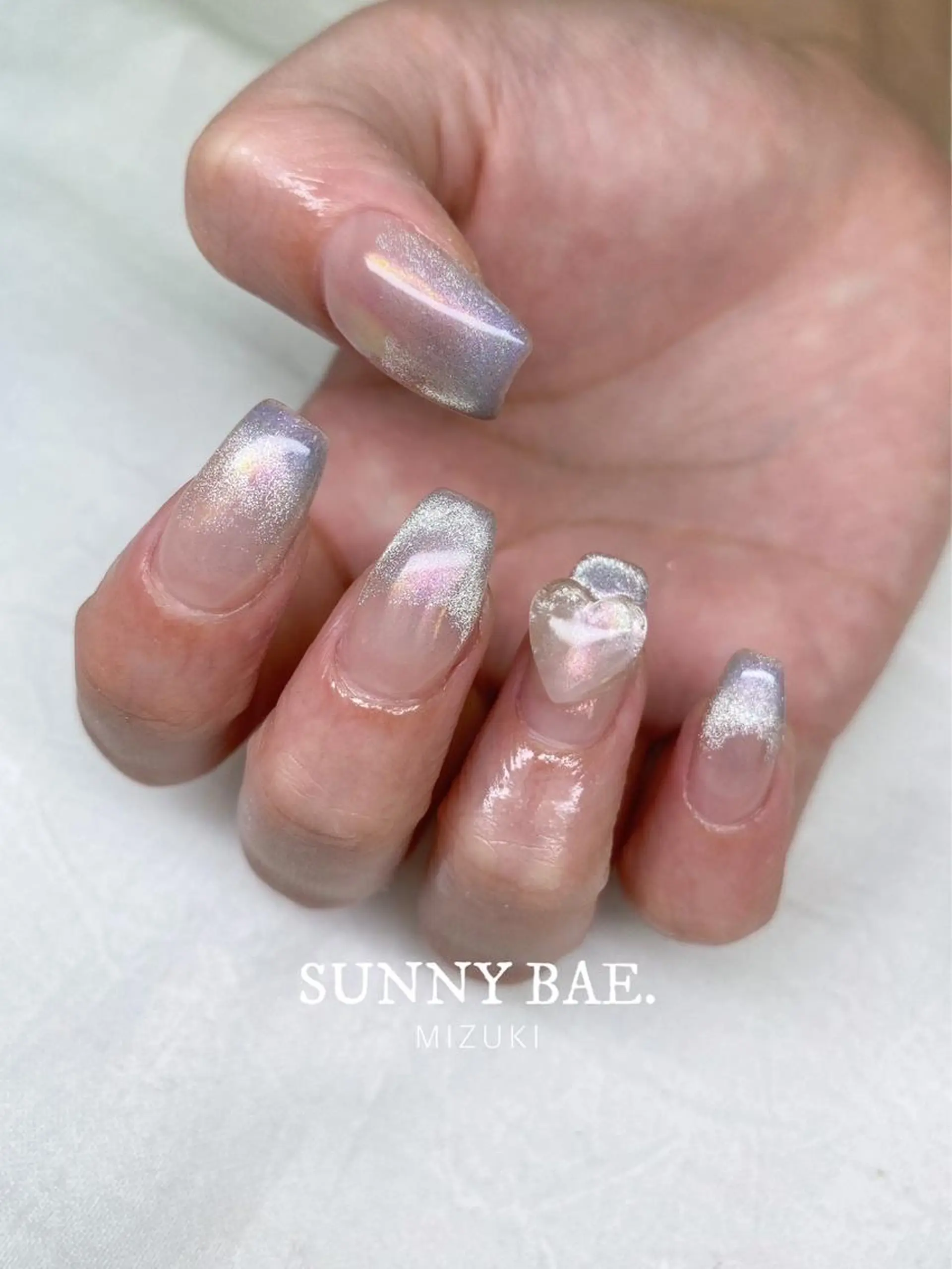 ネイル オーロラネイル フレンチネイル ジェルネイル ハート マグネットネイル SUNNY BAE. 🌼MIZUKIのネイルデザイン