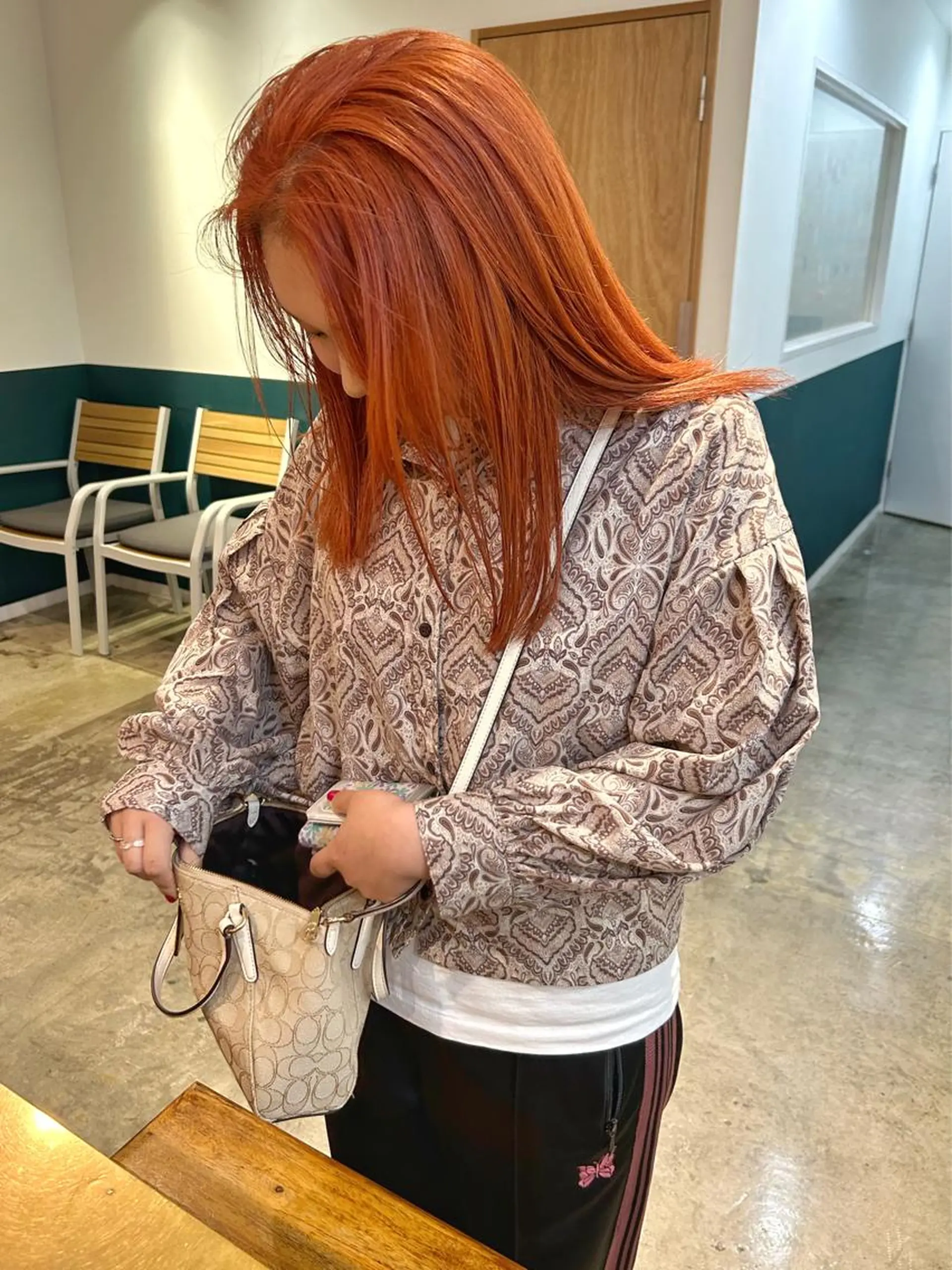 セミロング カラー ブリーチ ヘアカラー カラーリスト菅野 竜矢🌈のヘアスタイル