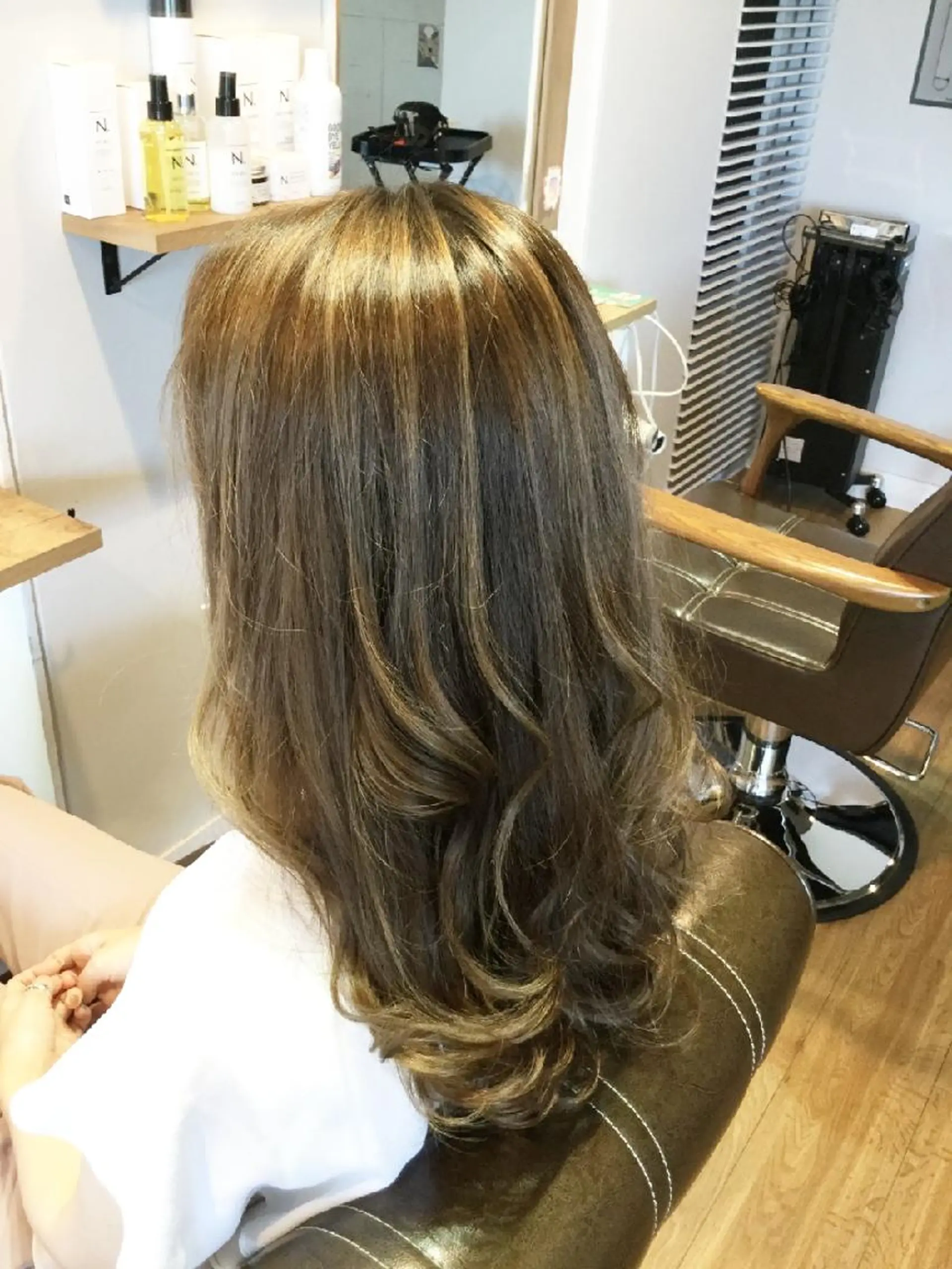 カラー グレージュ ヘアカラー トリートメント 堀 望美のヘアスタイル