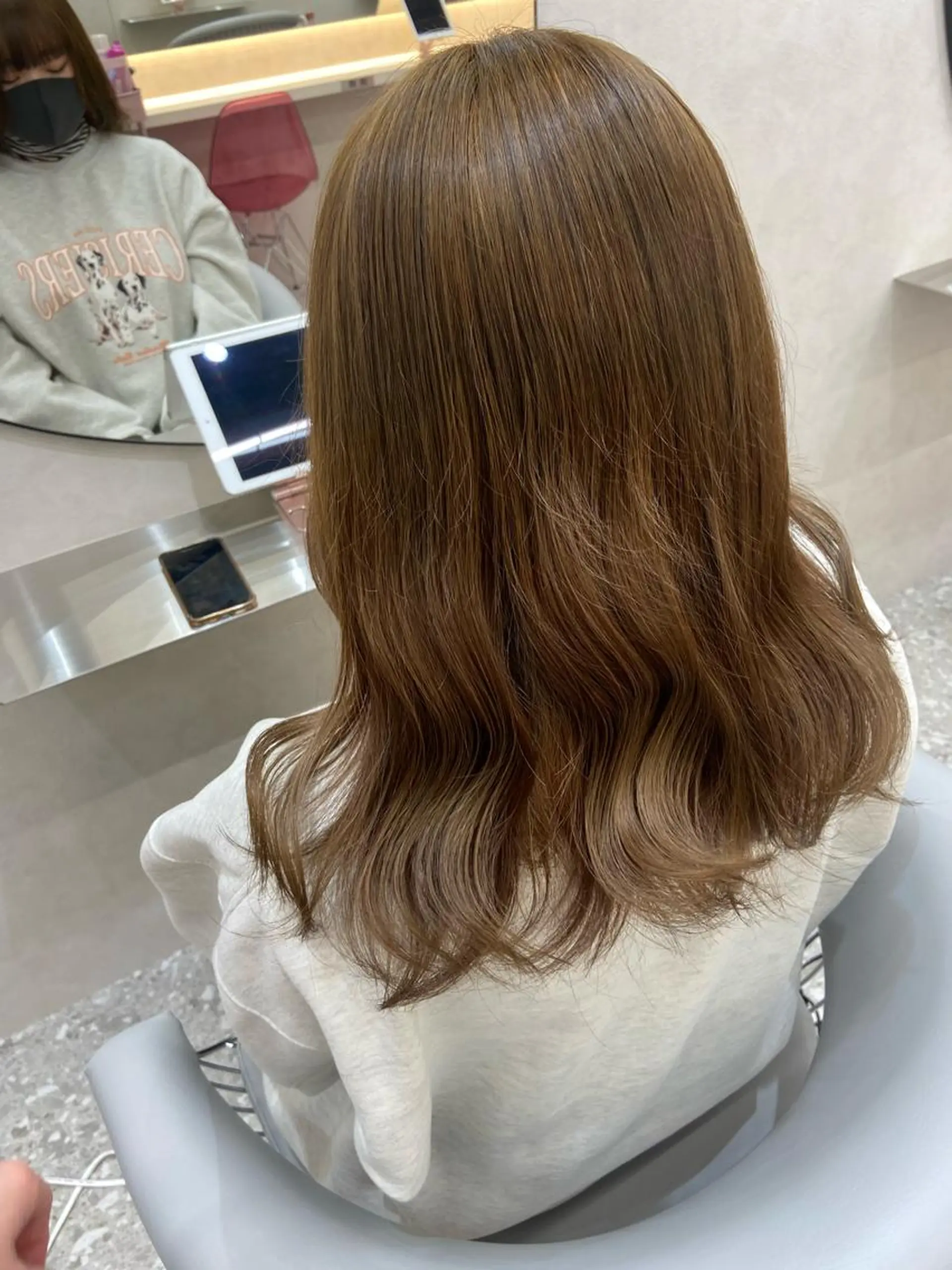 セミロング カラー ベージュカラー ブリーチ ケアブリーチ ダブルカラー ミルクティーベージュ 新宿/韓国ヘア 中明度カラー/かやのヘアスタイル