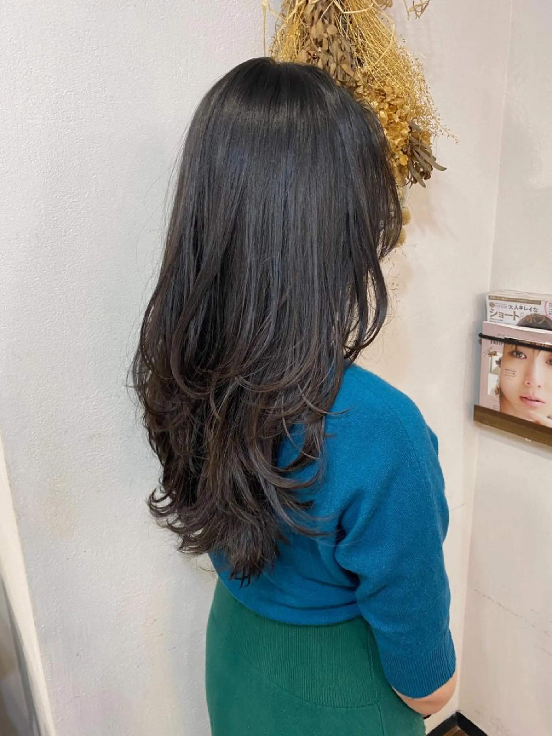 カラー レイヤーカット、 大人可愛い　中村美羅のヘアスタイル