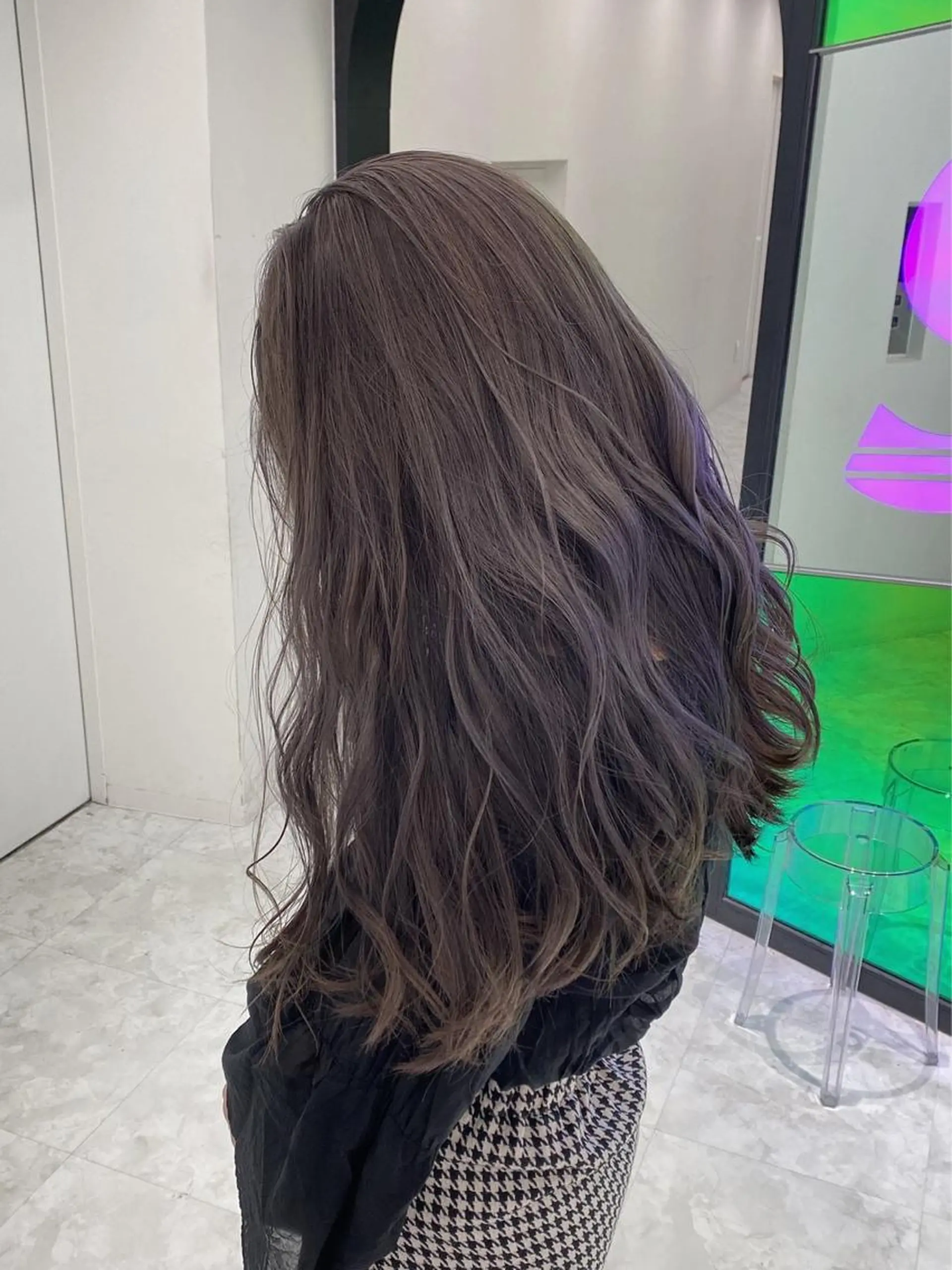 セミロング カラー Ella所属・nana【艶髪】/ レイヤー/縮毛矯正のヘアスタイル