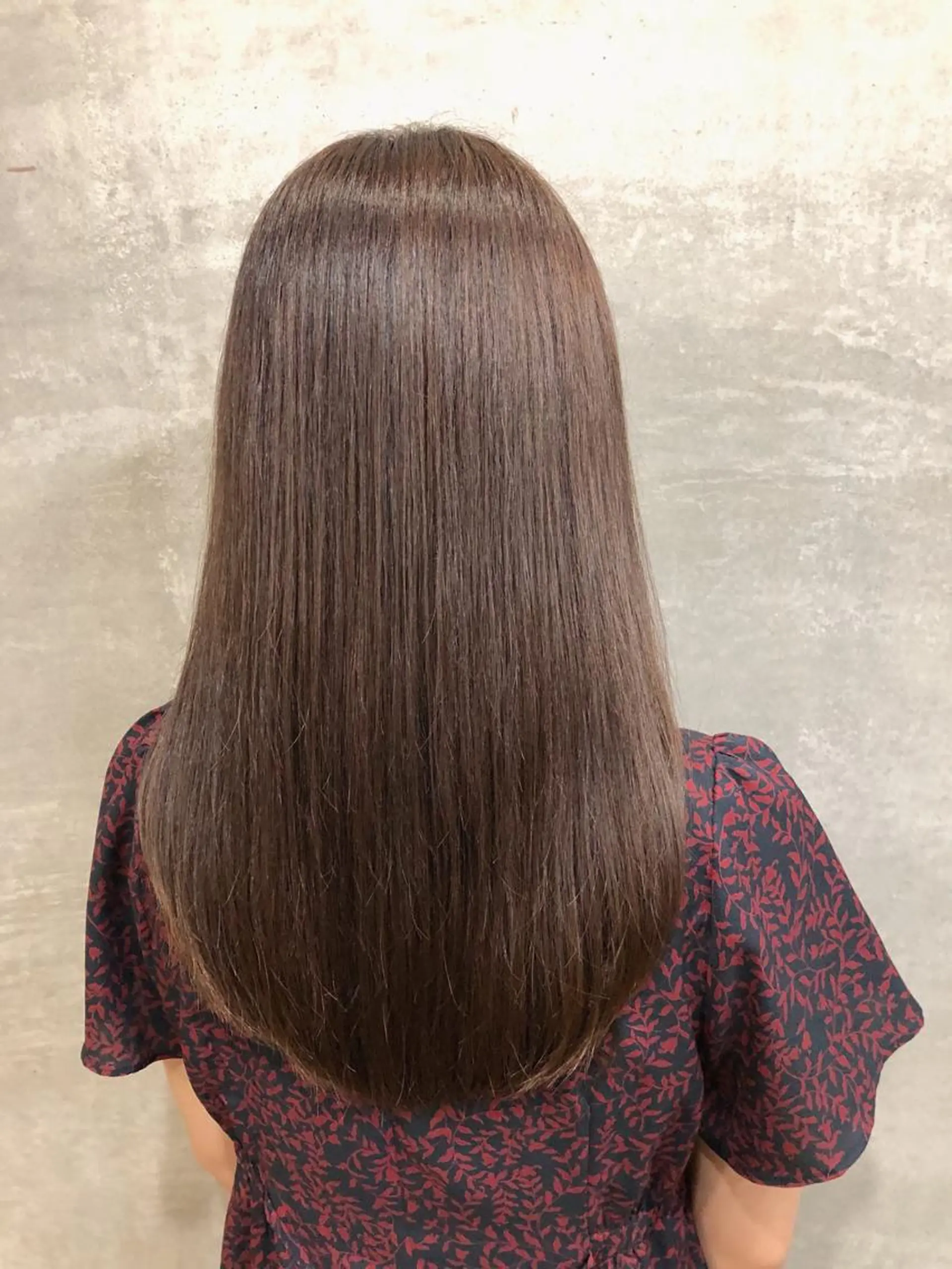 セミロング カット ヘアカラー 縮毛矯正 トリートメント 山本翔一郎 韓国顔周りレイヤーのヘアスタイル