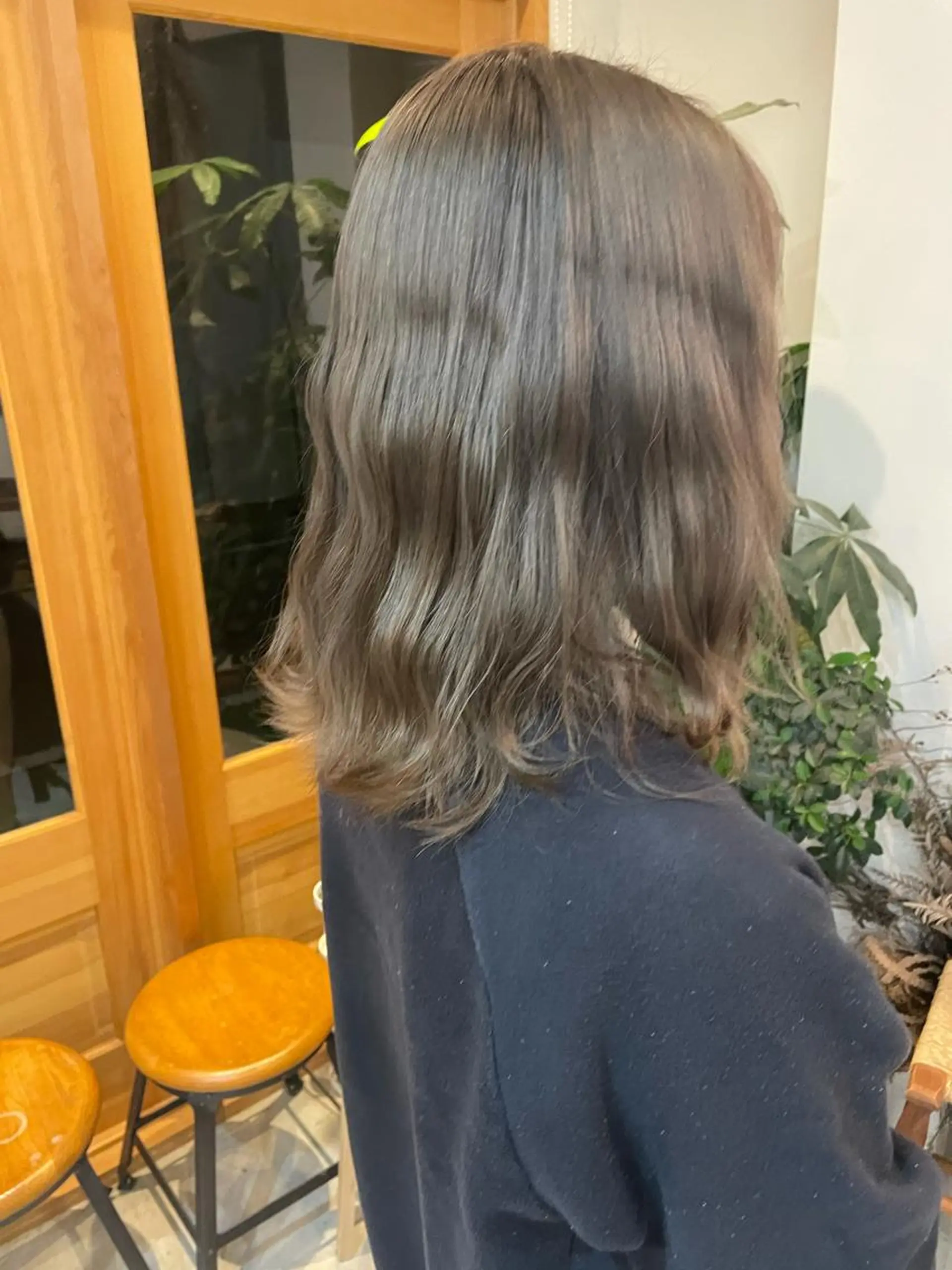 ミディアム カラー アッシュ ブリーチ シルバー シルバーアッシュ ヘアカラー 中目黒🌼 🌼ハナのヘアスタイル