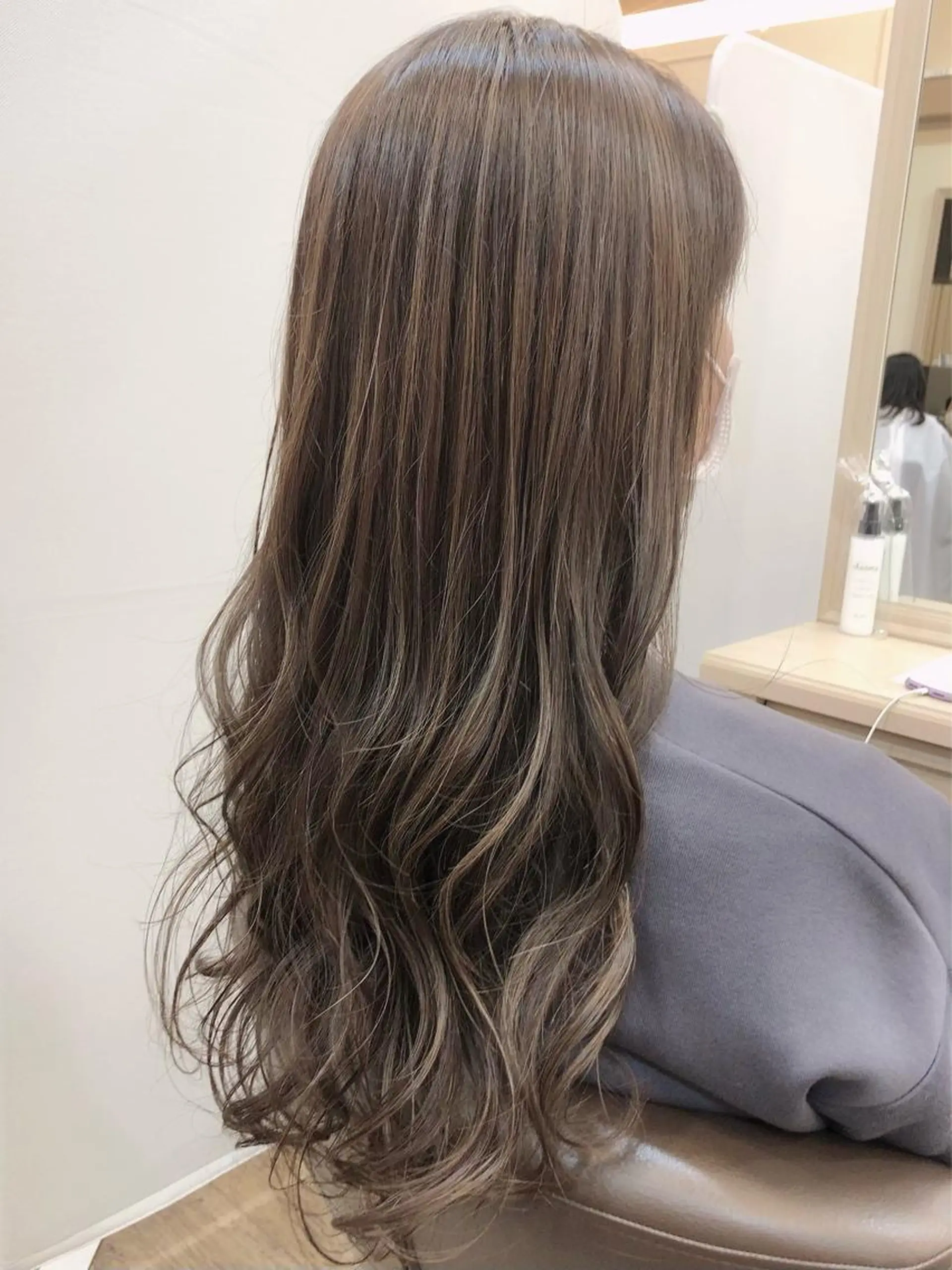 セミロング カラー ハイライトカラー イルミナカラー ハイライト ヘアカラー 尚平 40代からの 髪質改善専門のその他イメージ