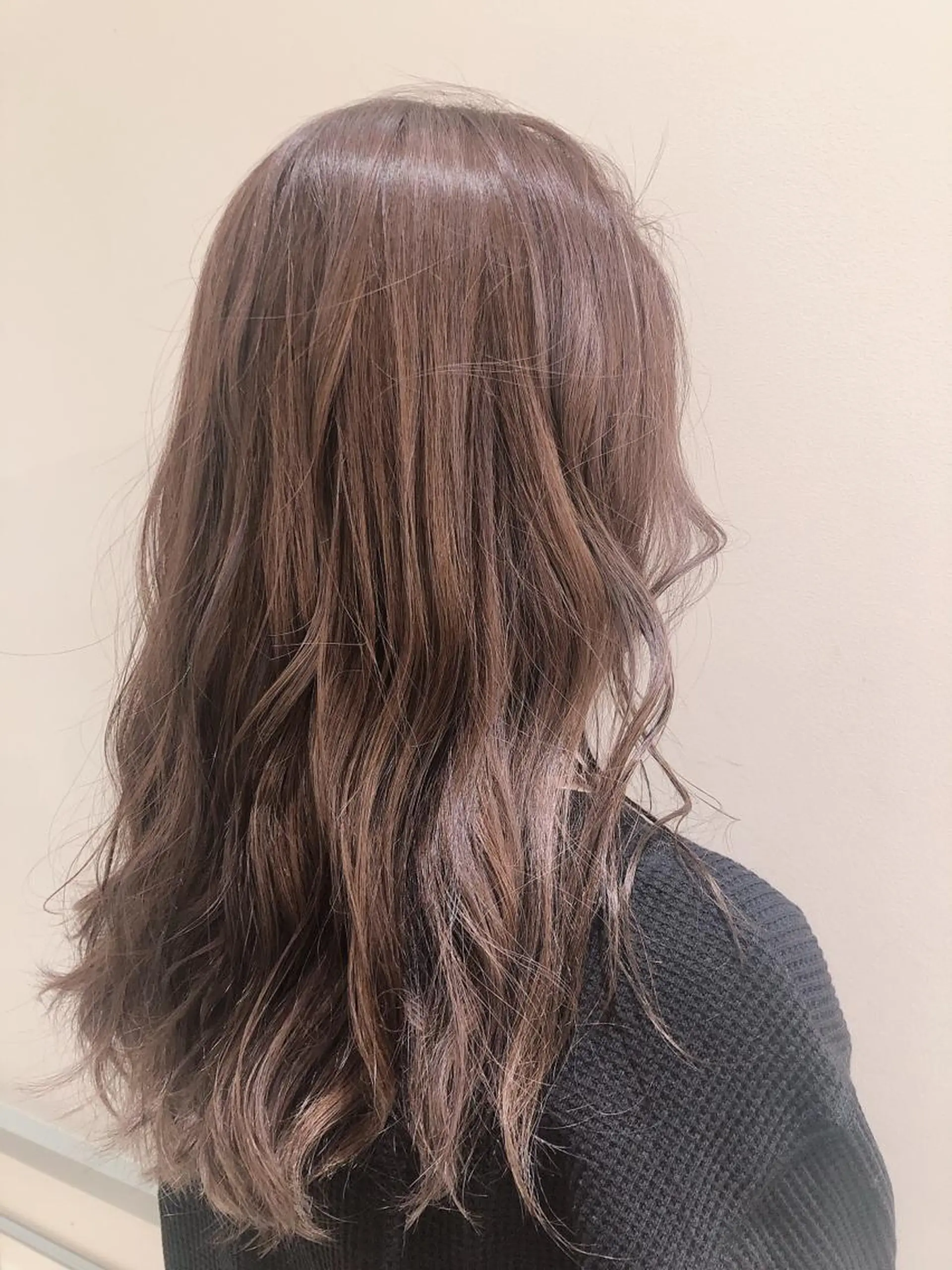 セミロング カラー アッシュ ラベンダーカラー ラベンダーアッシュ ✳︎SERA✳︎ 平日のみご案内のマツエク・マツパデザイン