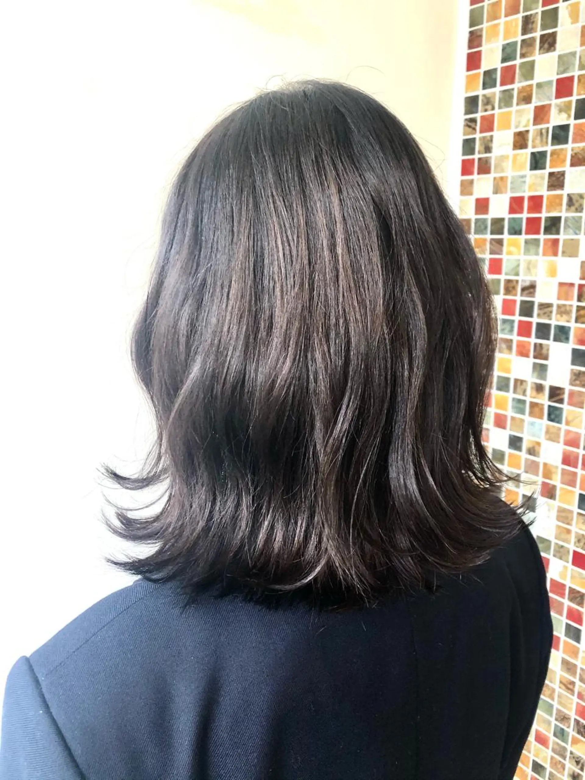 ミディアム 岩谷 愛依のヘアスタイル