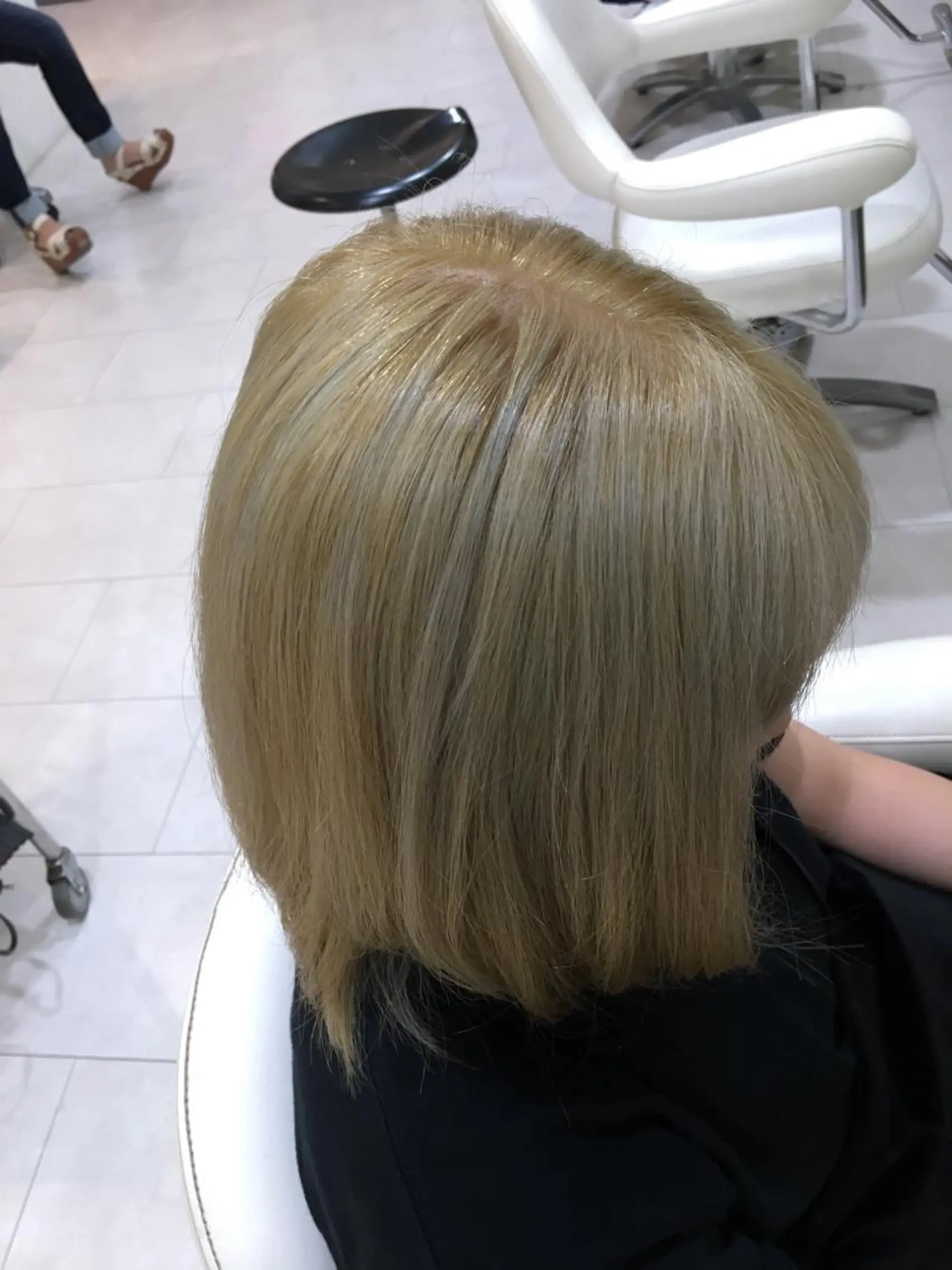 ショート カラー アッシュ シルバー シルバーアッシュ 本間 隼人のヘアスタイル