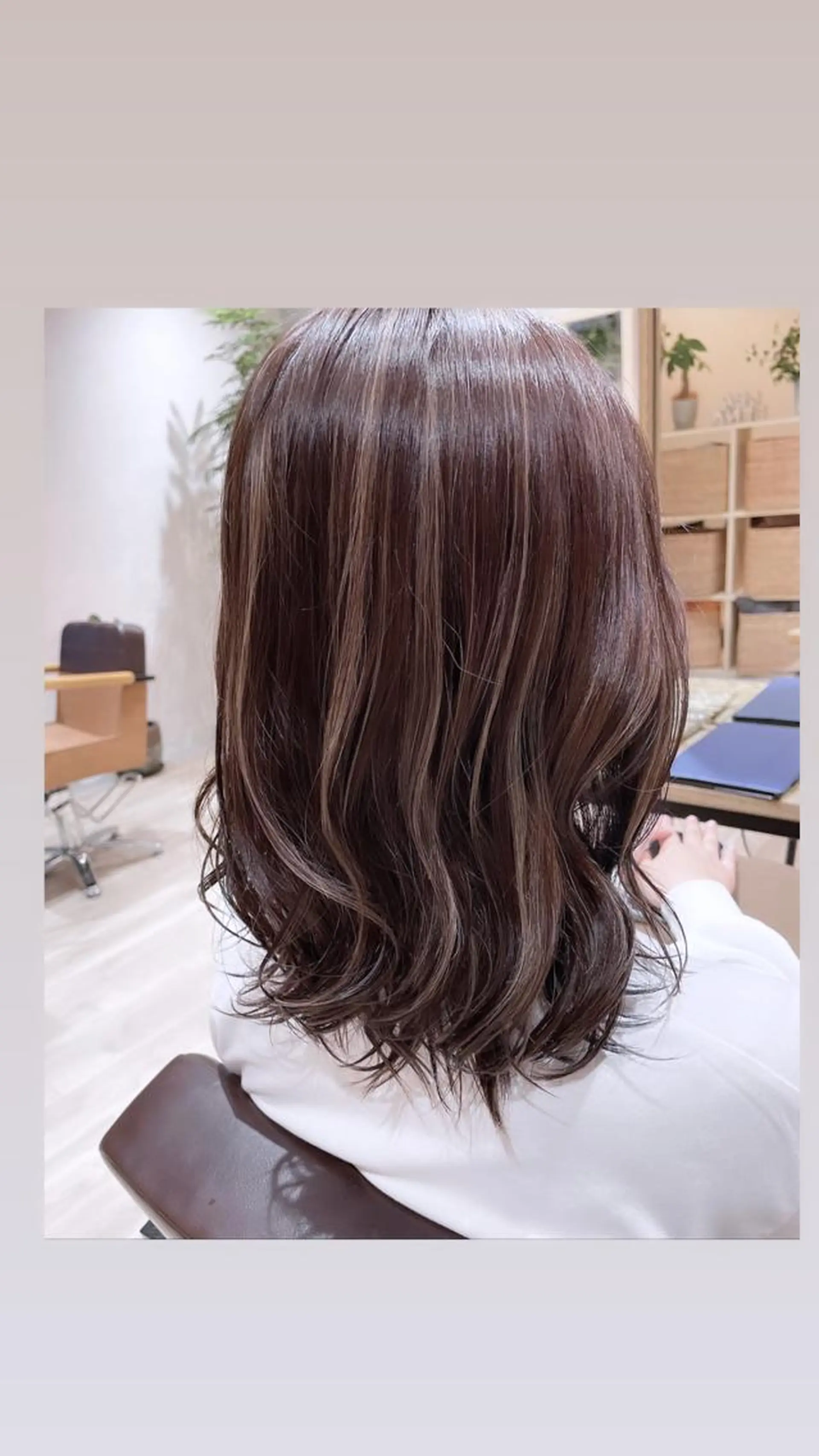 セミロング カラー アッシュ アッシュグレー アッシュグレージュ ベージュカラー グレージュ VERBENA所属・ハイライト／艶カラー 大河シンジのヘアスタイル