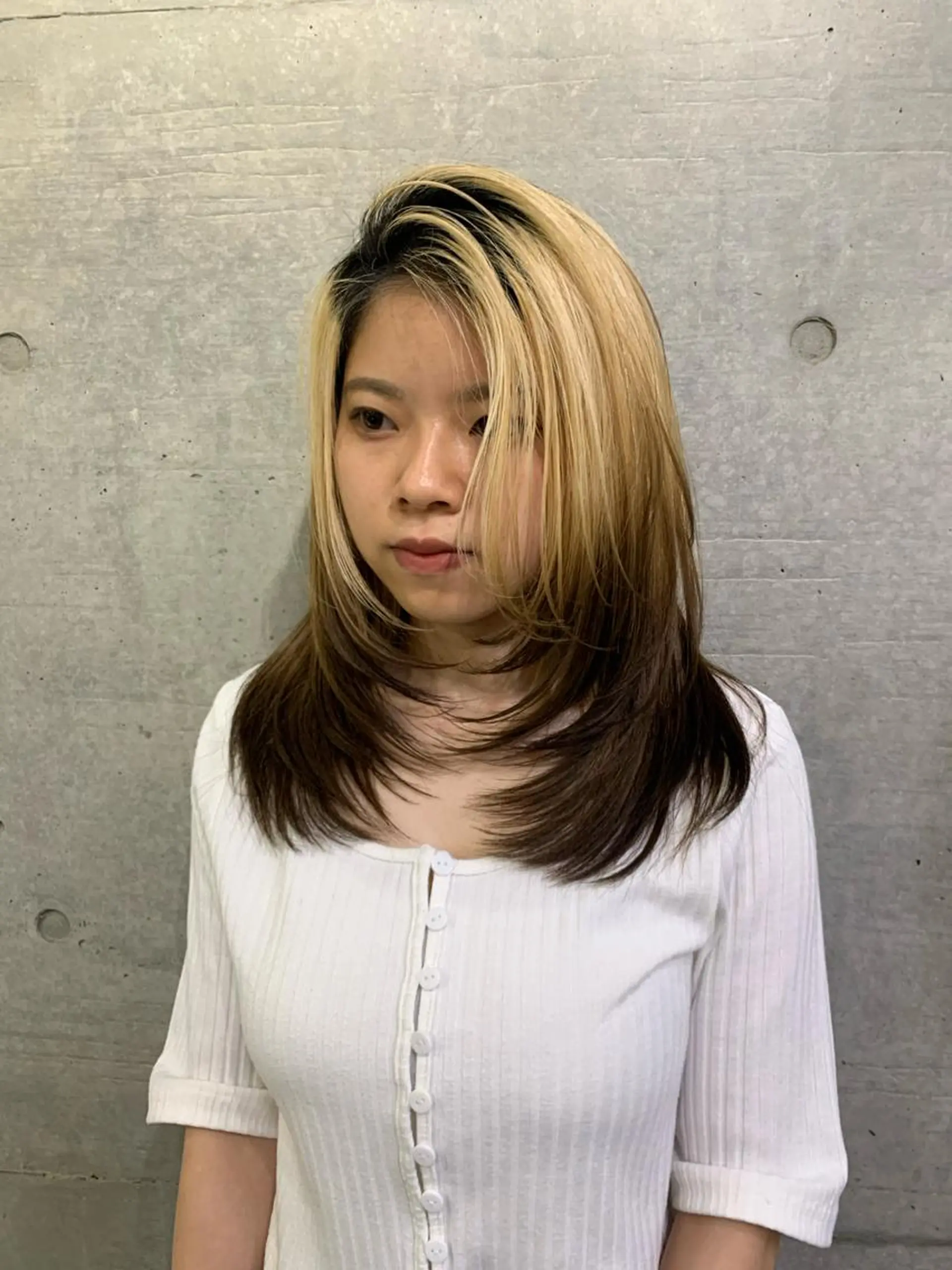 ミディアム レイヤーカット カット トリートメント THE./ブリーチ 透感カラー/髪質改善のヘアスタイル