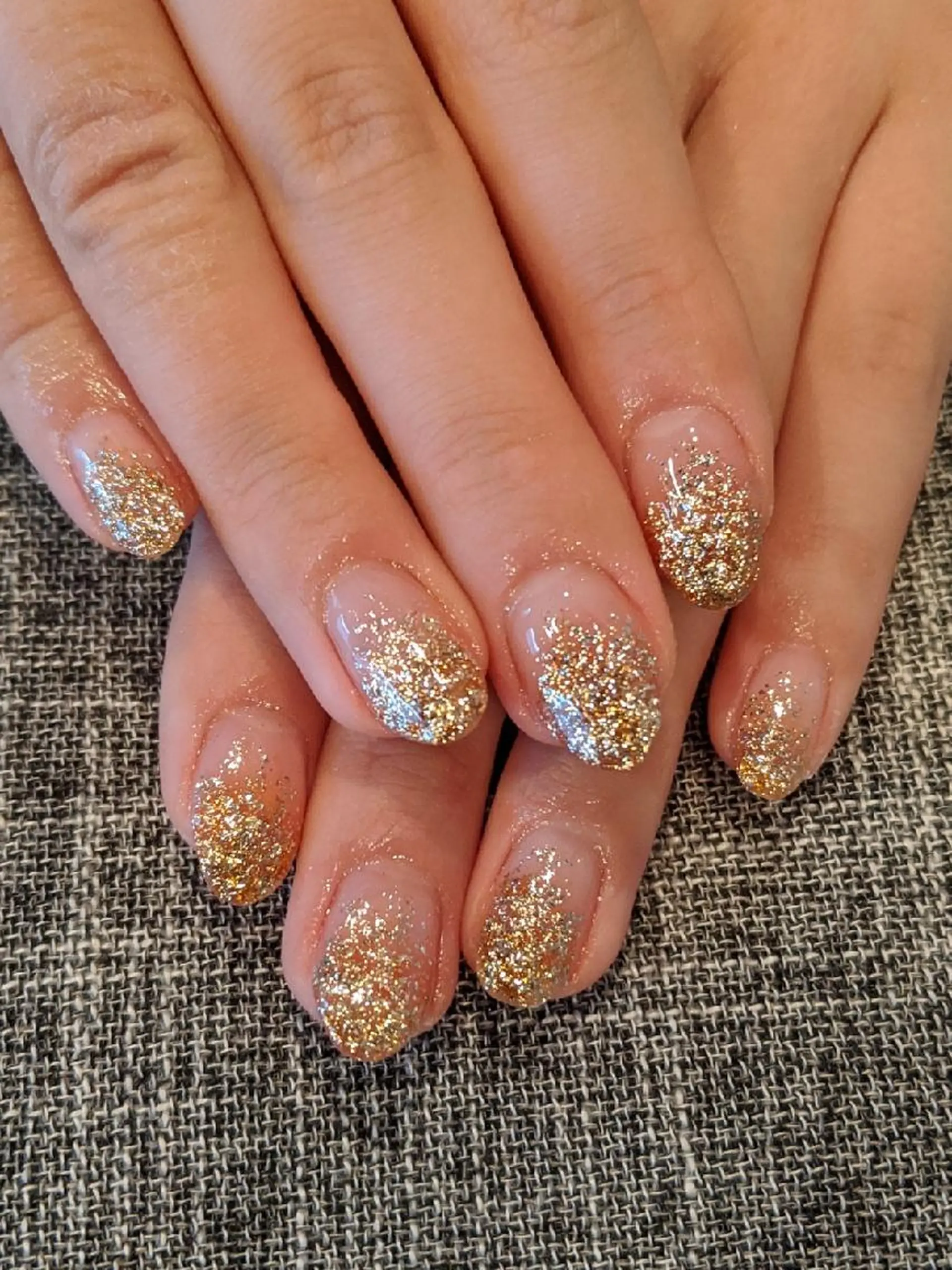 ネイル グラデーション キラキラネイル ハンドネイル private salon mieのネイルデザイン