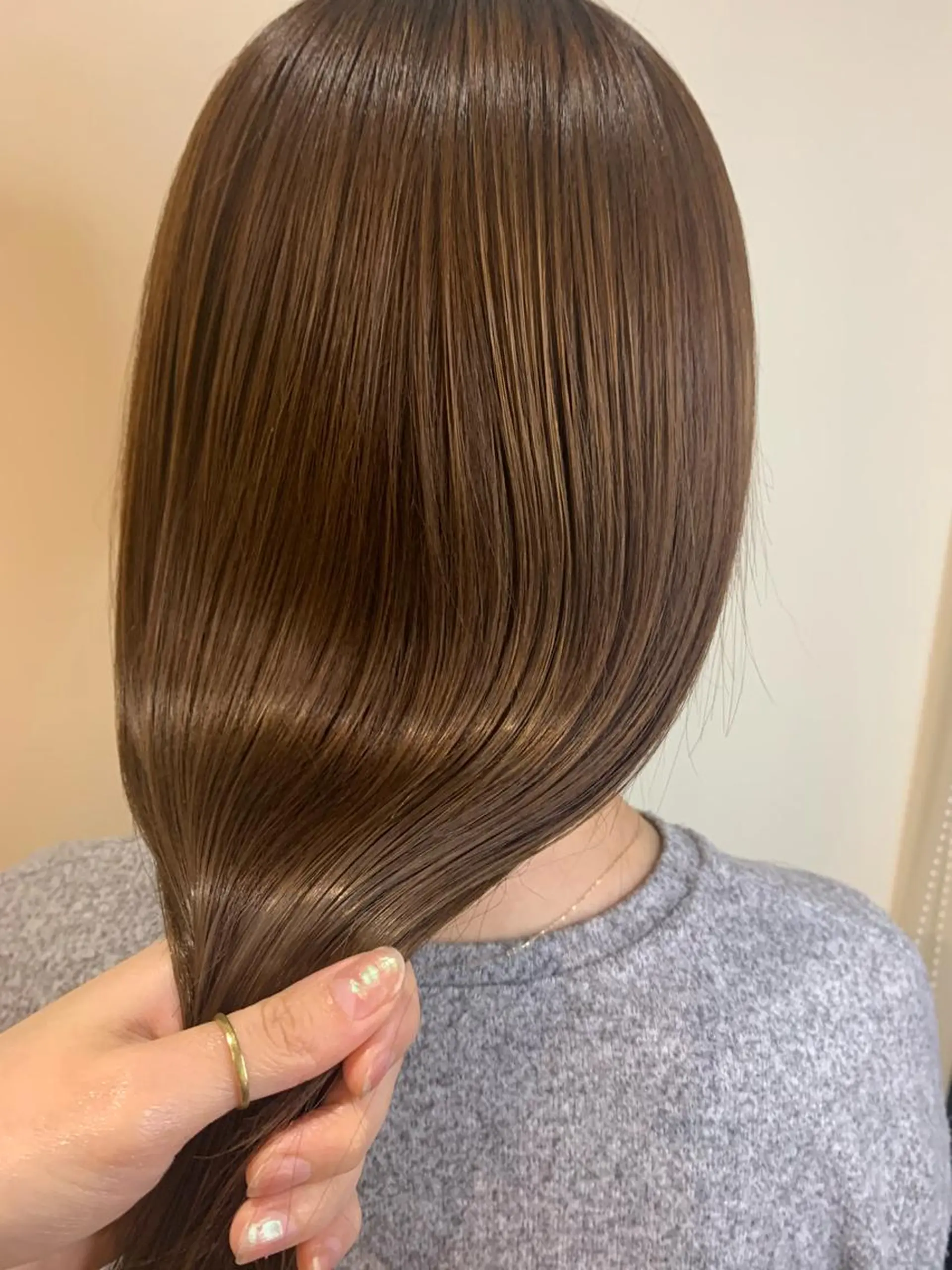 セミロング トリートメント 酸熱トリートメント 小顔似合わせ 前田ヒロコのヘアスタイル