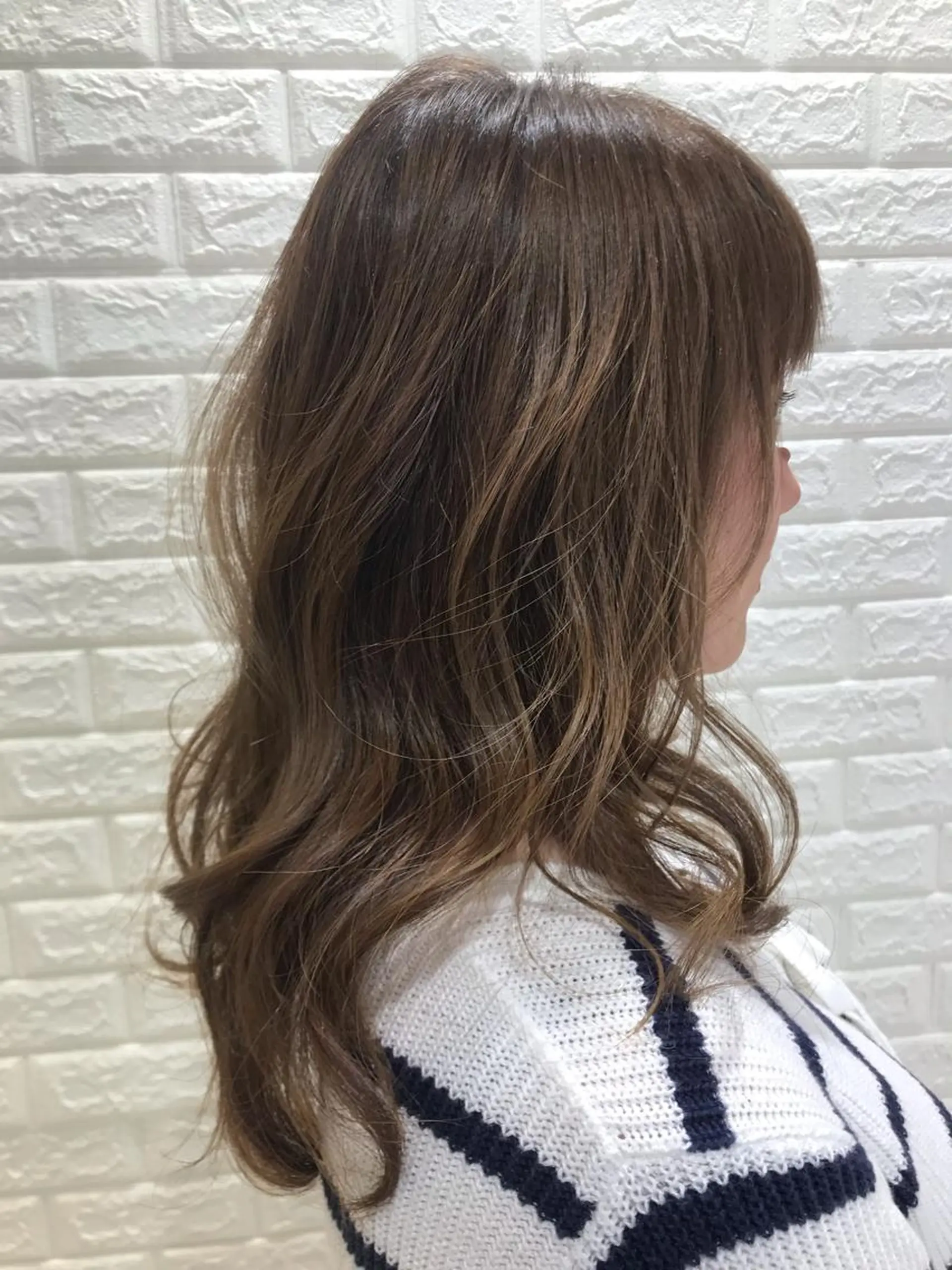 セミロング カラー 岡田詩織 MODE Ks松原店のヘアスタイル