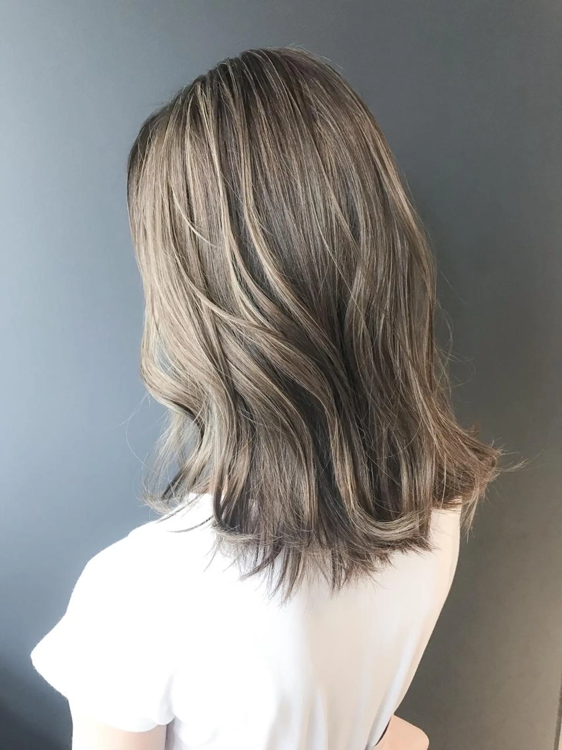 ミディアム カラー ベージュカラー ヘアカラー BOX mico.のヘアスタイル