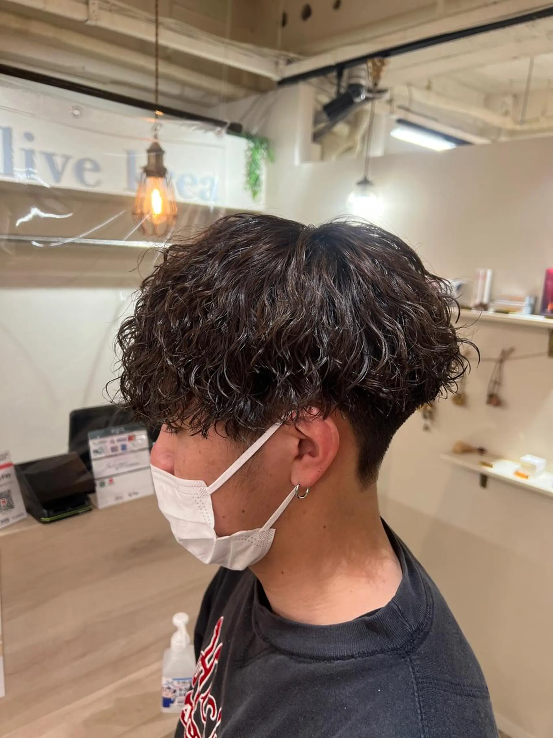 ミディアム パーマ メンズ ミディアムパーマ メンズパーマ ツイストスパイラルパーマ 波巻きパーマ スパイラルパーマ カット パーマ メンズカットパーマ ✂️ JOYAのヘアスタイル