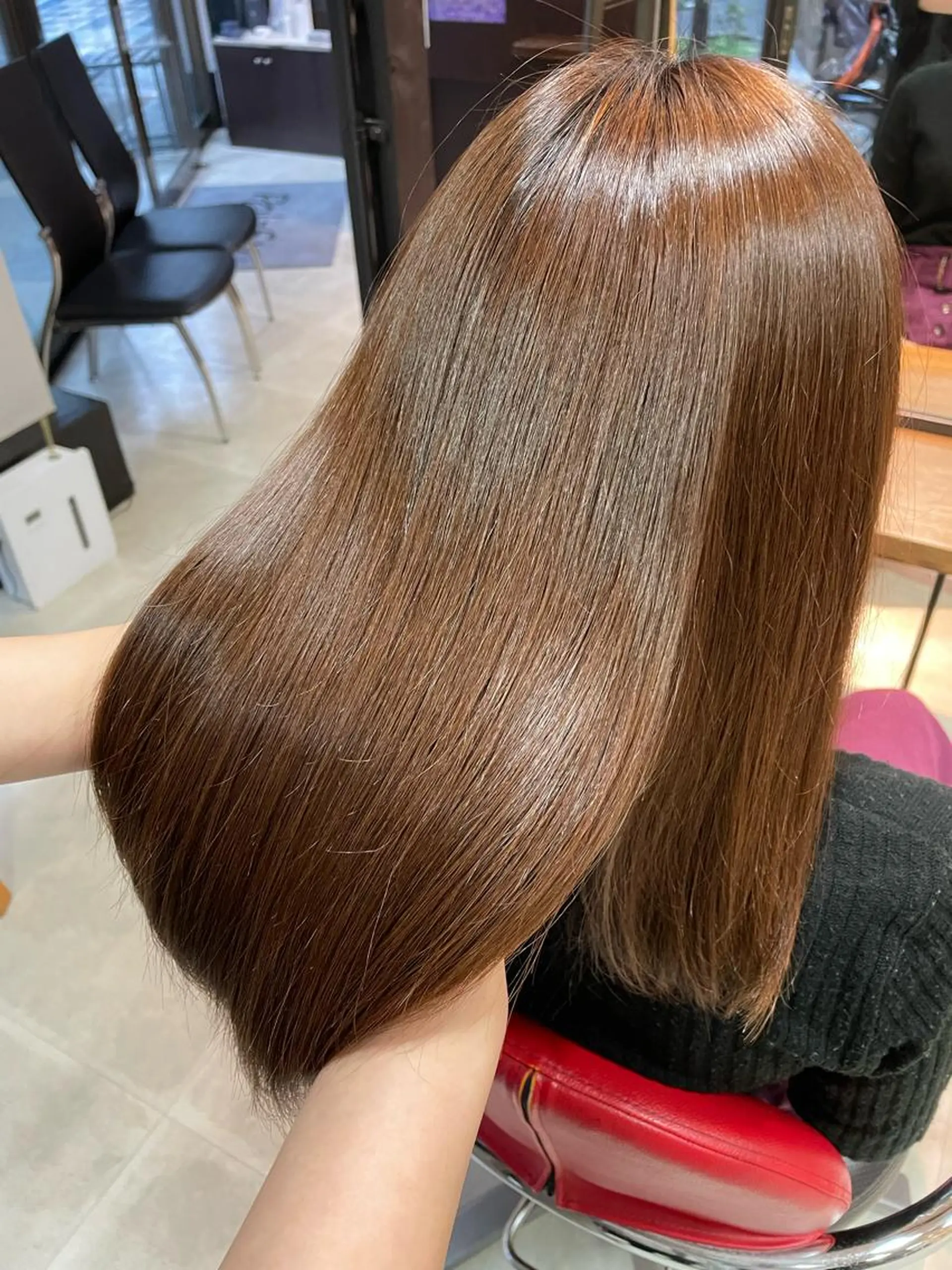 ミディアム トリートメント NATSUMI POLISHのヘアスタイル