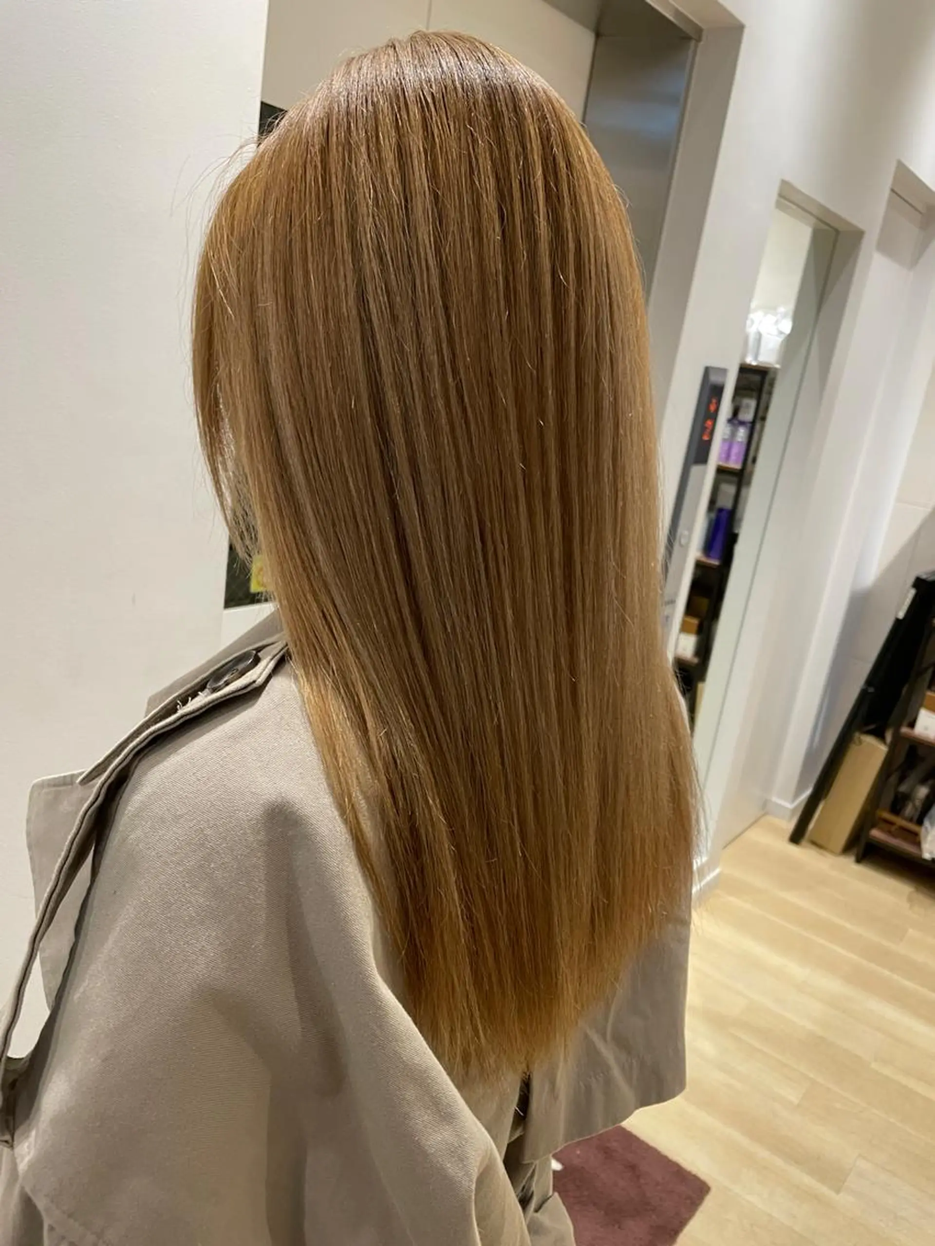 セミロング カラー カット ヘアカラー トリートメント 美髪形成！色素改善！ 秋田　和輝のヘアスタイル