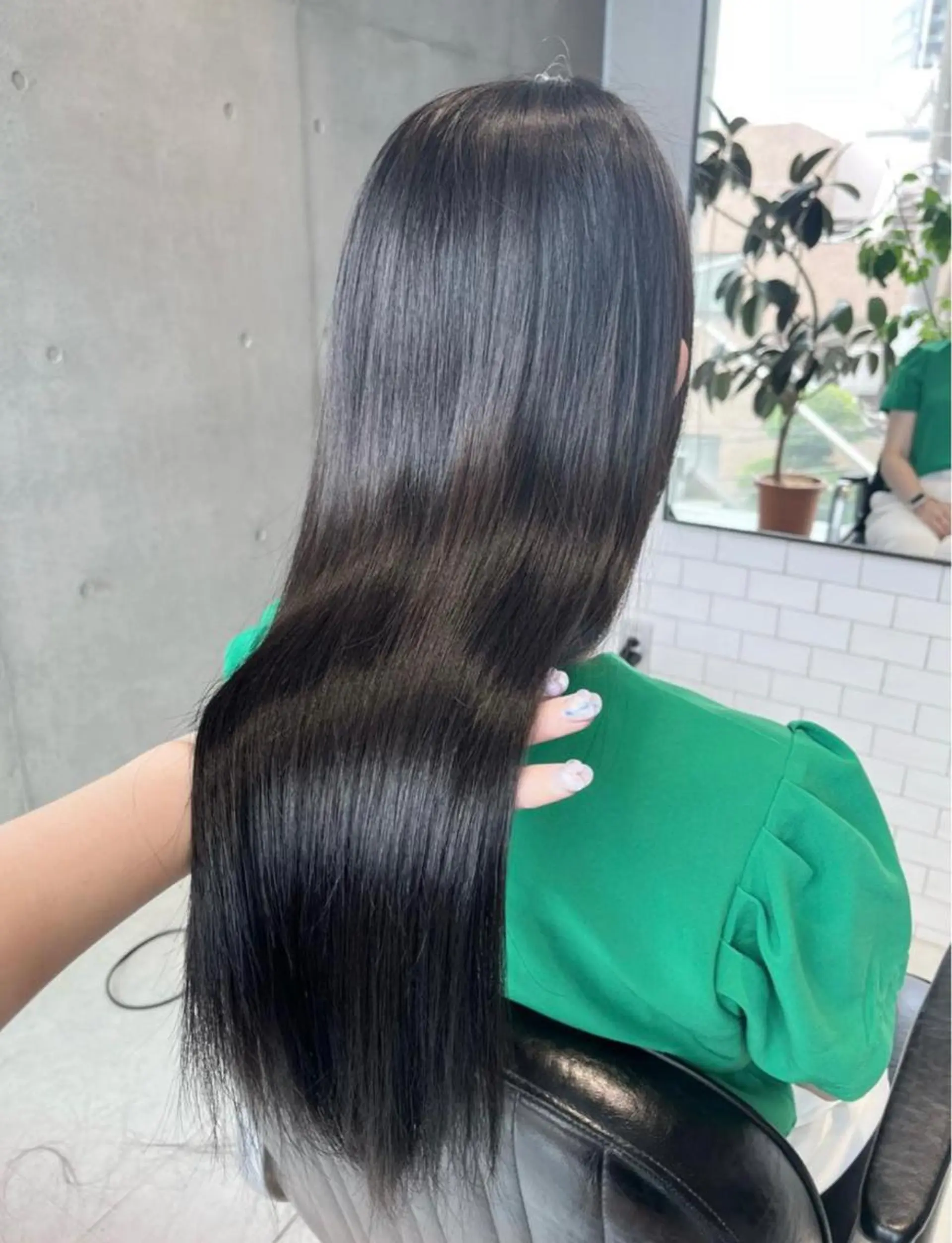 ロング カラー パーマ ヘアアレンジ ヘアカラー トリートメント 透明感/オリーブ/ グレージュ/YUKAのヘアスタイル