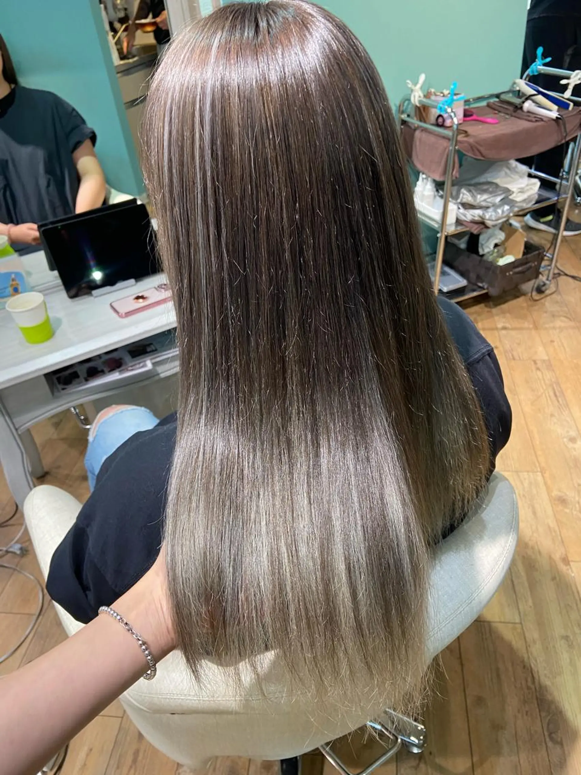 セミロング カラー バレイヤージュ レイヤーカット ヘアカラー トリートメント 🧸プルエクステ❤︎ ネイルKAO🧸のヘアスタイル