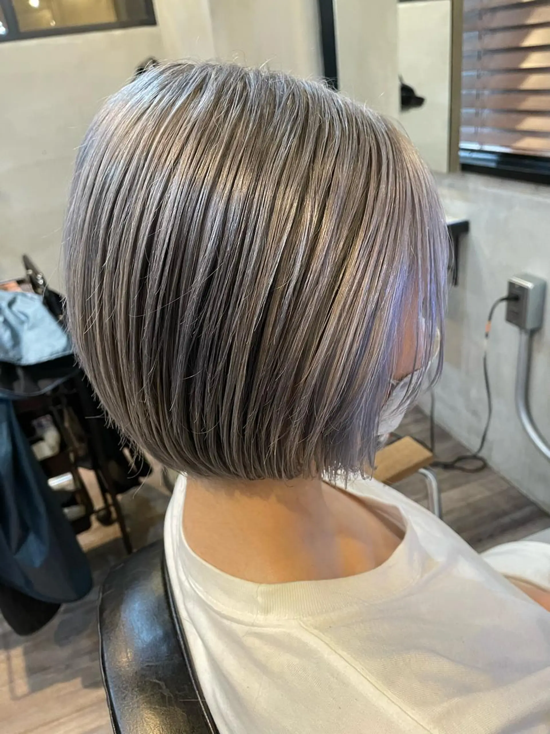 ショート カラー ブリーチ シルバー La fith 店長 城谷颯人のヘアスタイル