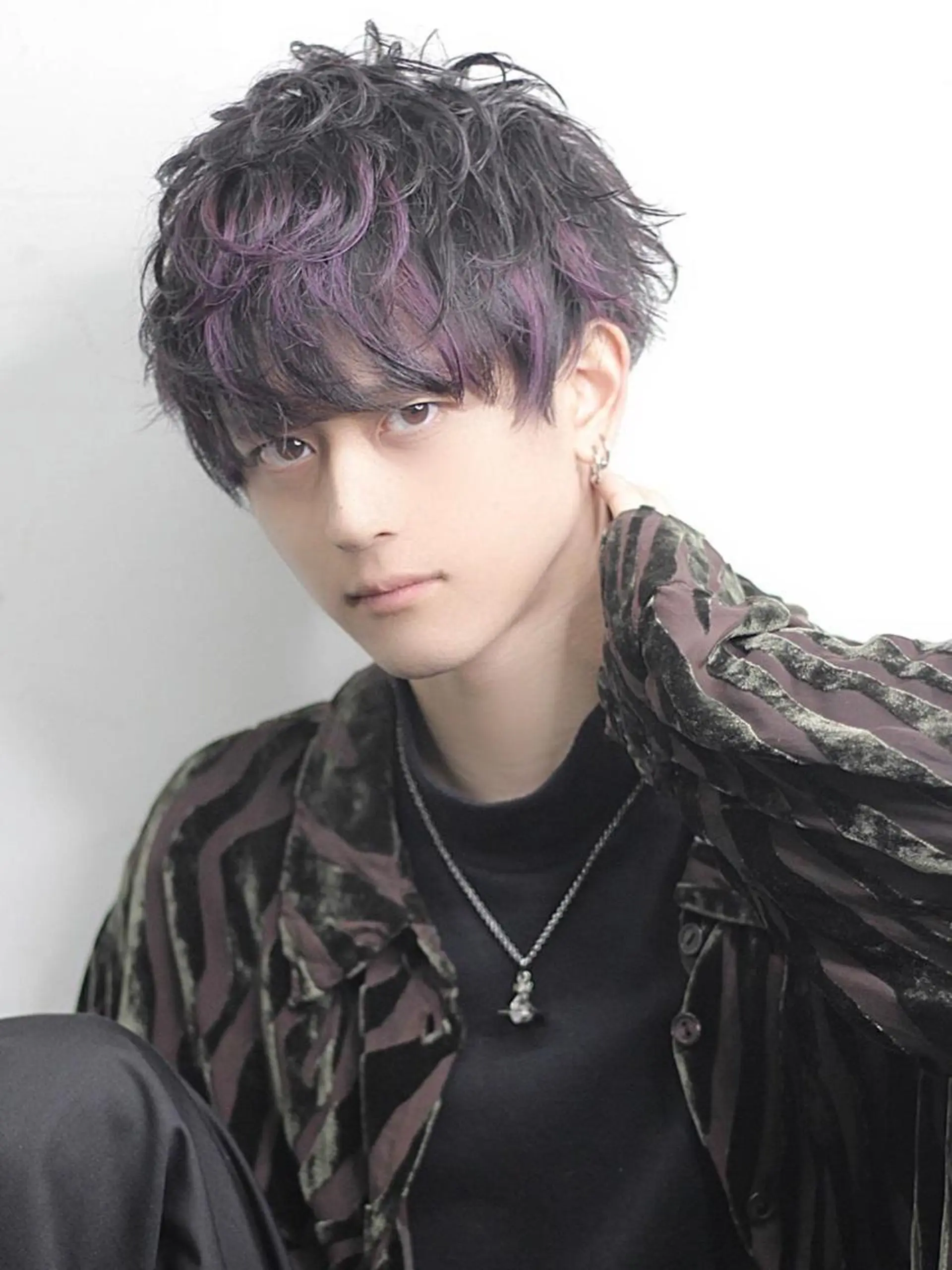 ミディアム カラー メンズ メンズメッシュ マッシュ ミストバング メッシュ カット ヘアセット メンズサロン【owl 心斎橋】難波/アメ村のヘアスタイル